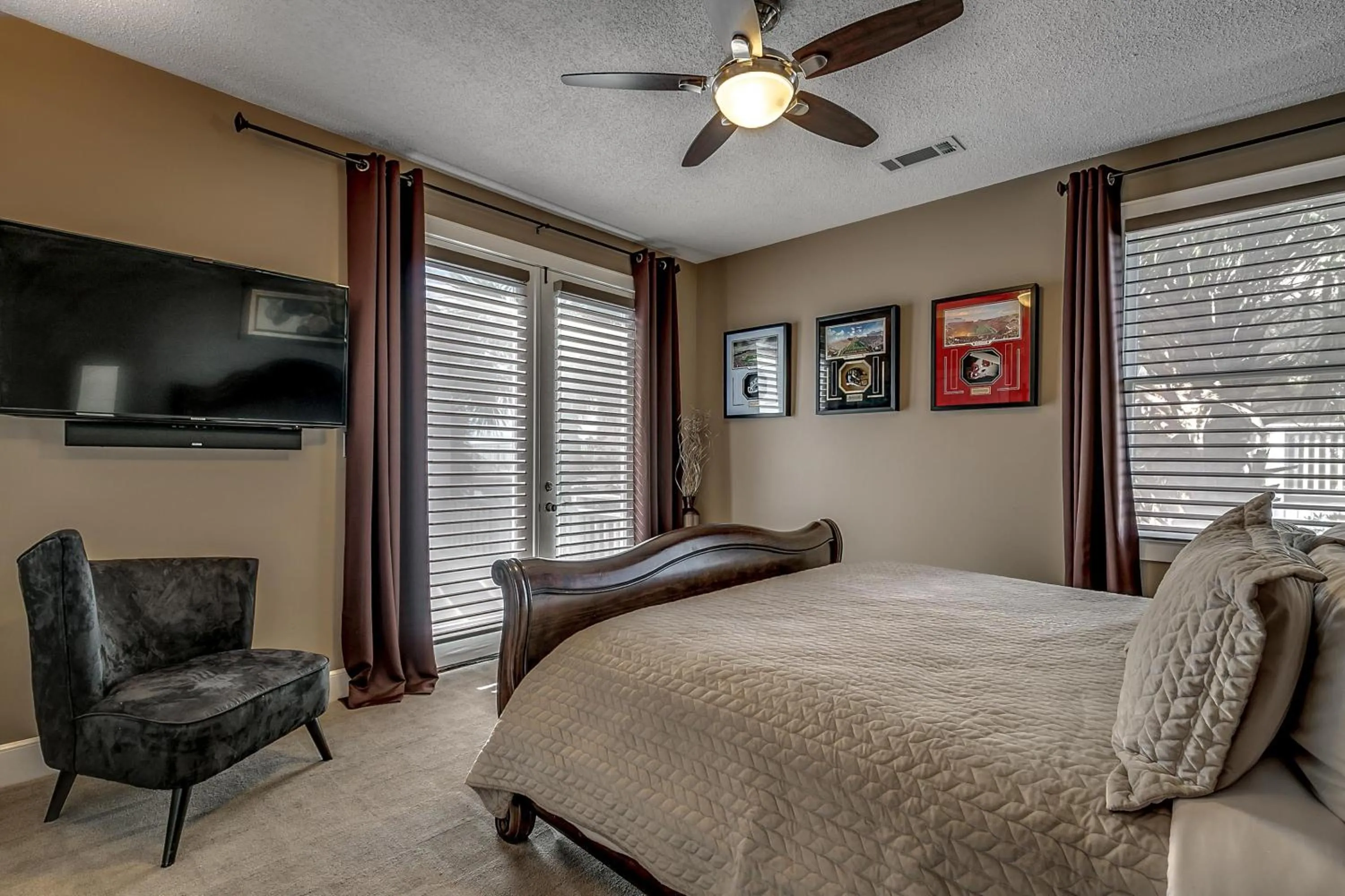 Bed in Picture Perfect