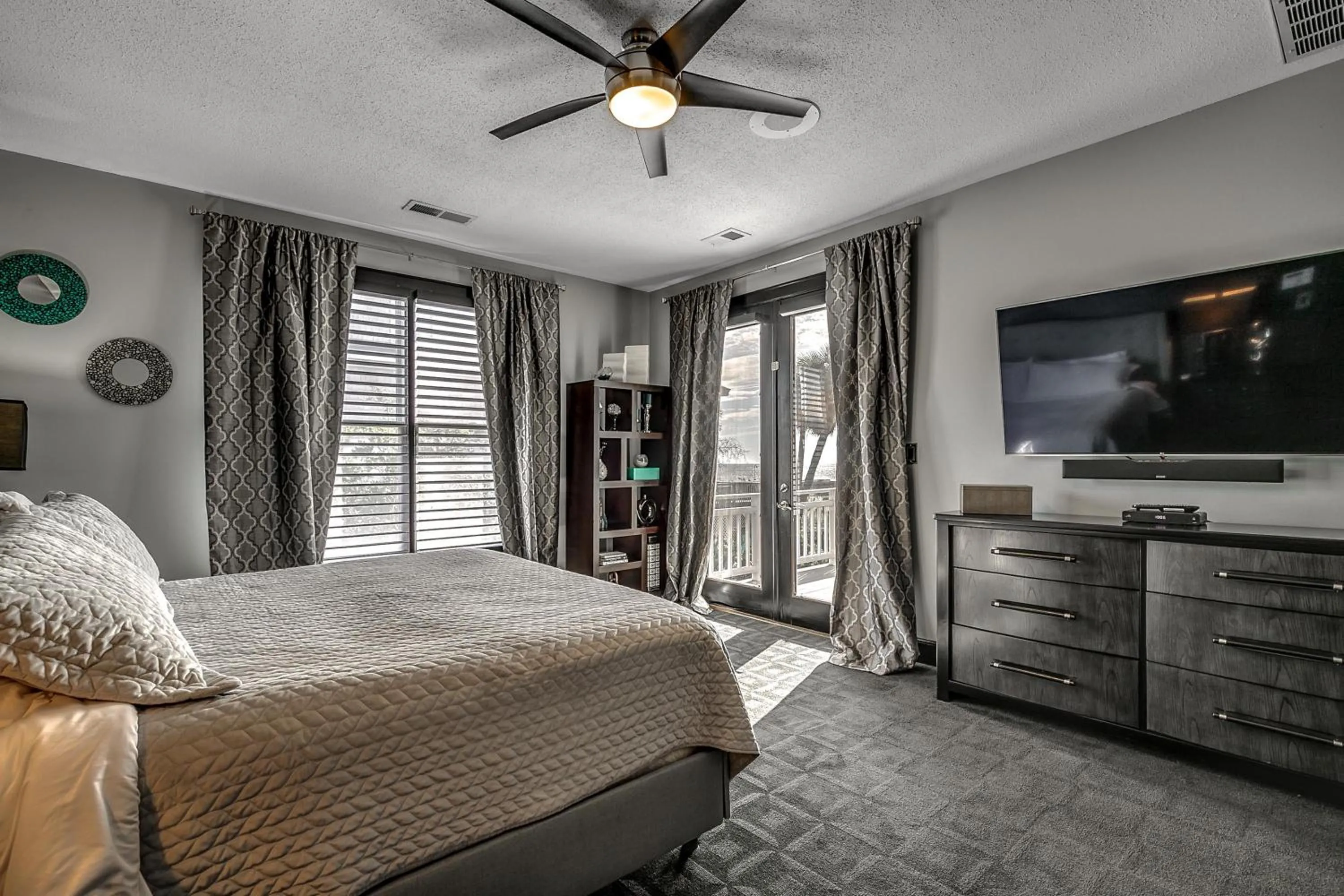 Bed in Picture Perfect
