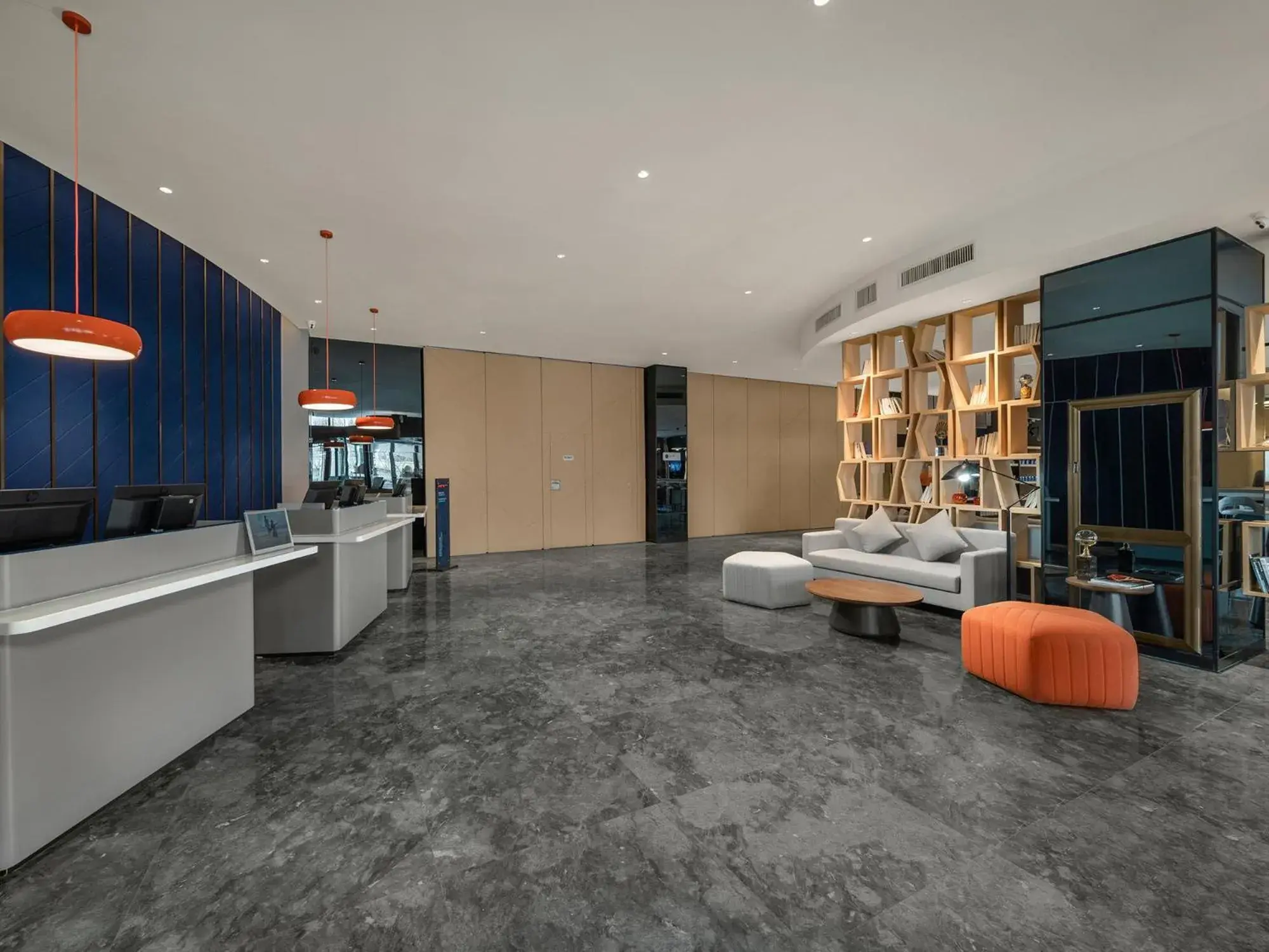 Lobby or reception in Holiday Inn Express Changchun Jingyue by IHG Lobby or reception in Holiday Inn Express Changchun Jingyue by IHG