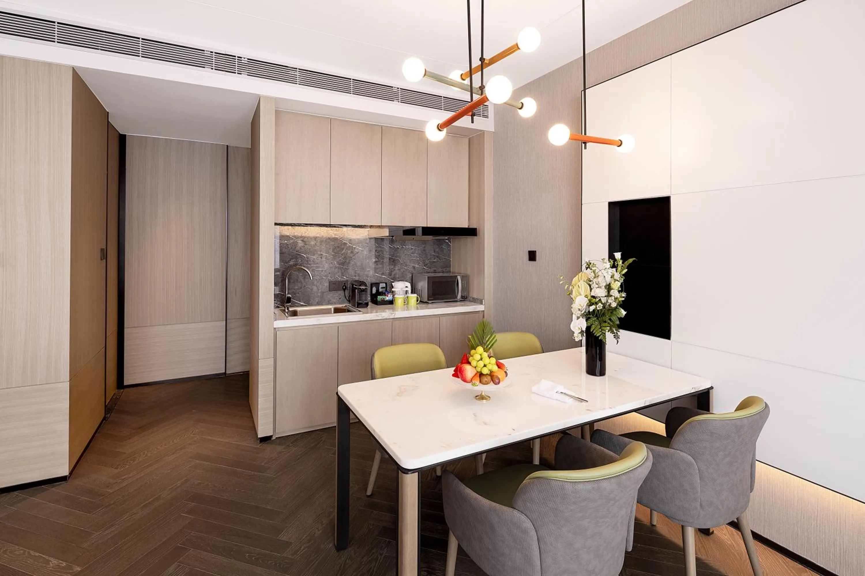 Living room in Holiday Inn & Suites Qingdao Jinshui by IHG