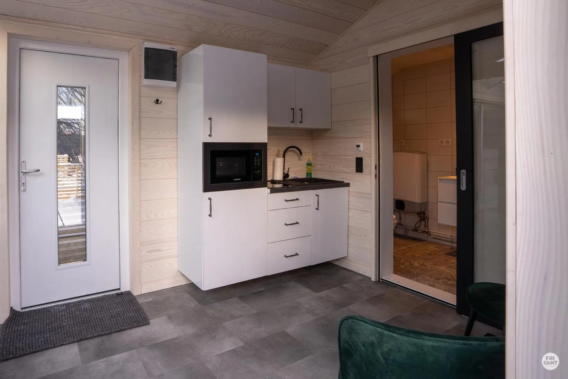 Kitchen or kitchenette in Flatmoen Natur Lodge