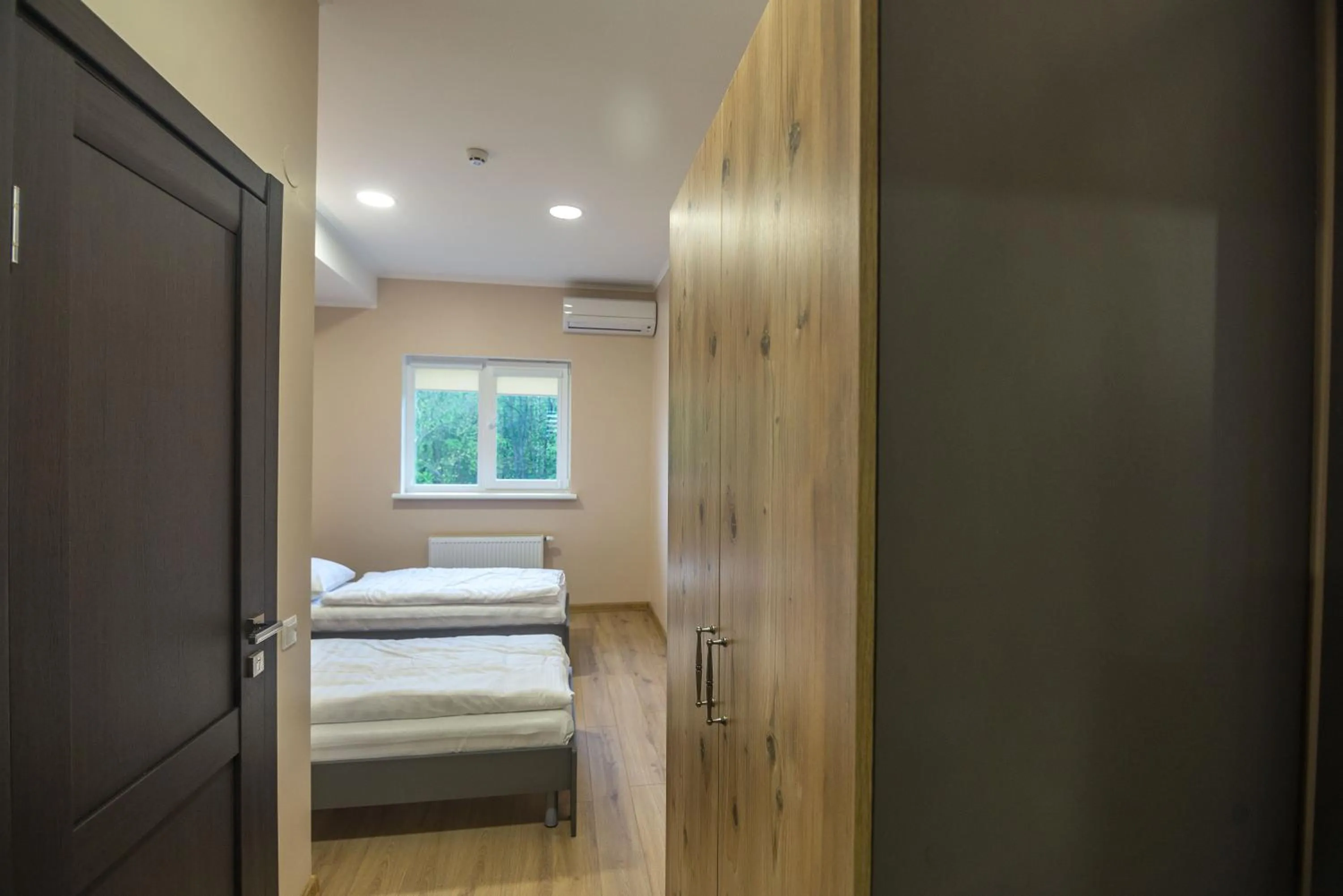 Bed in Pivdenniy