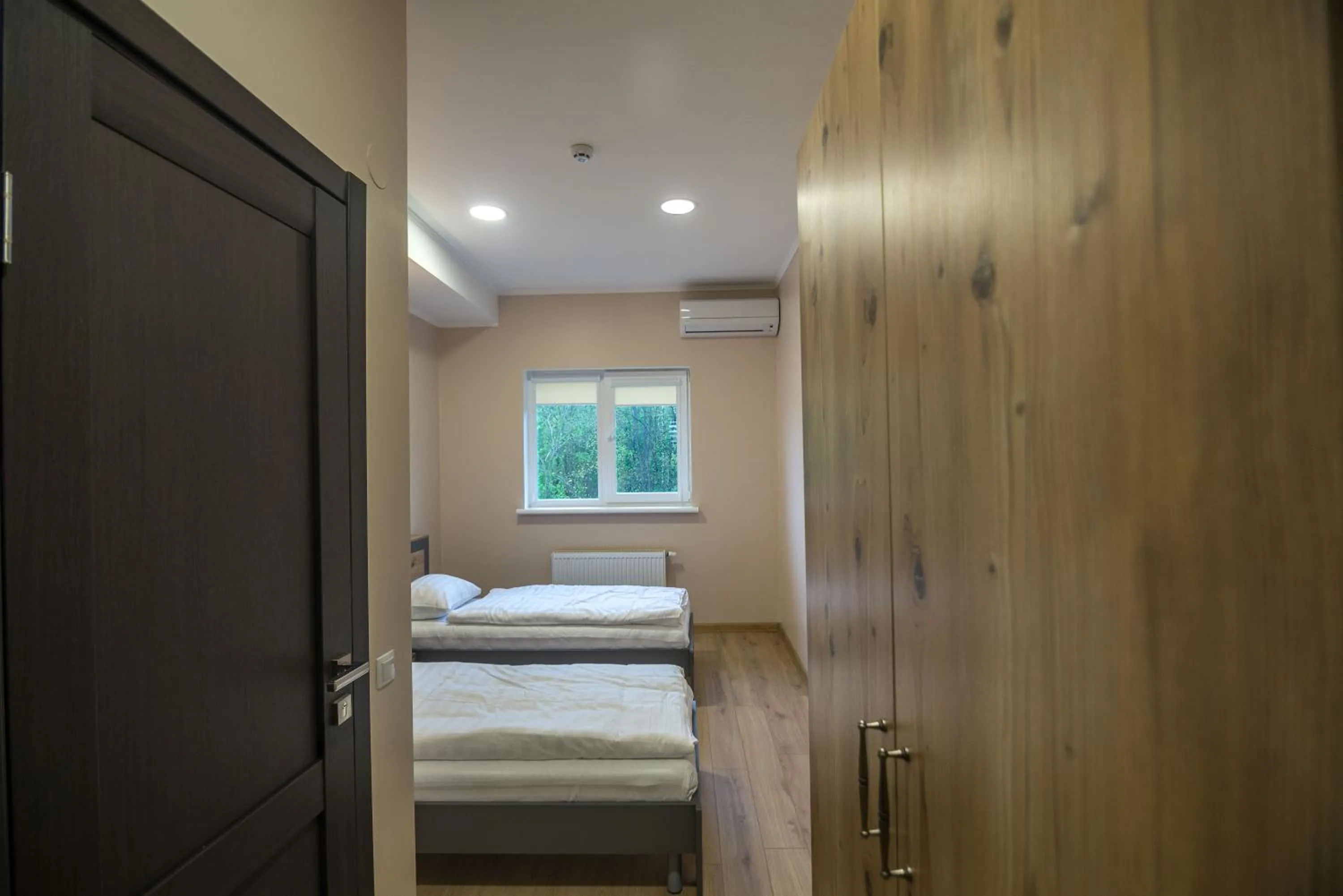 Bed in Pivdenniy