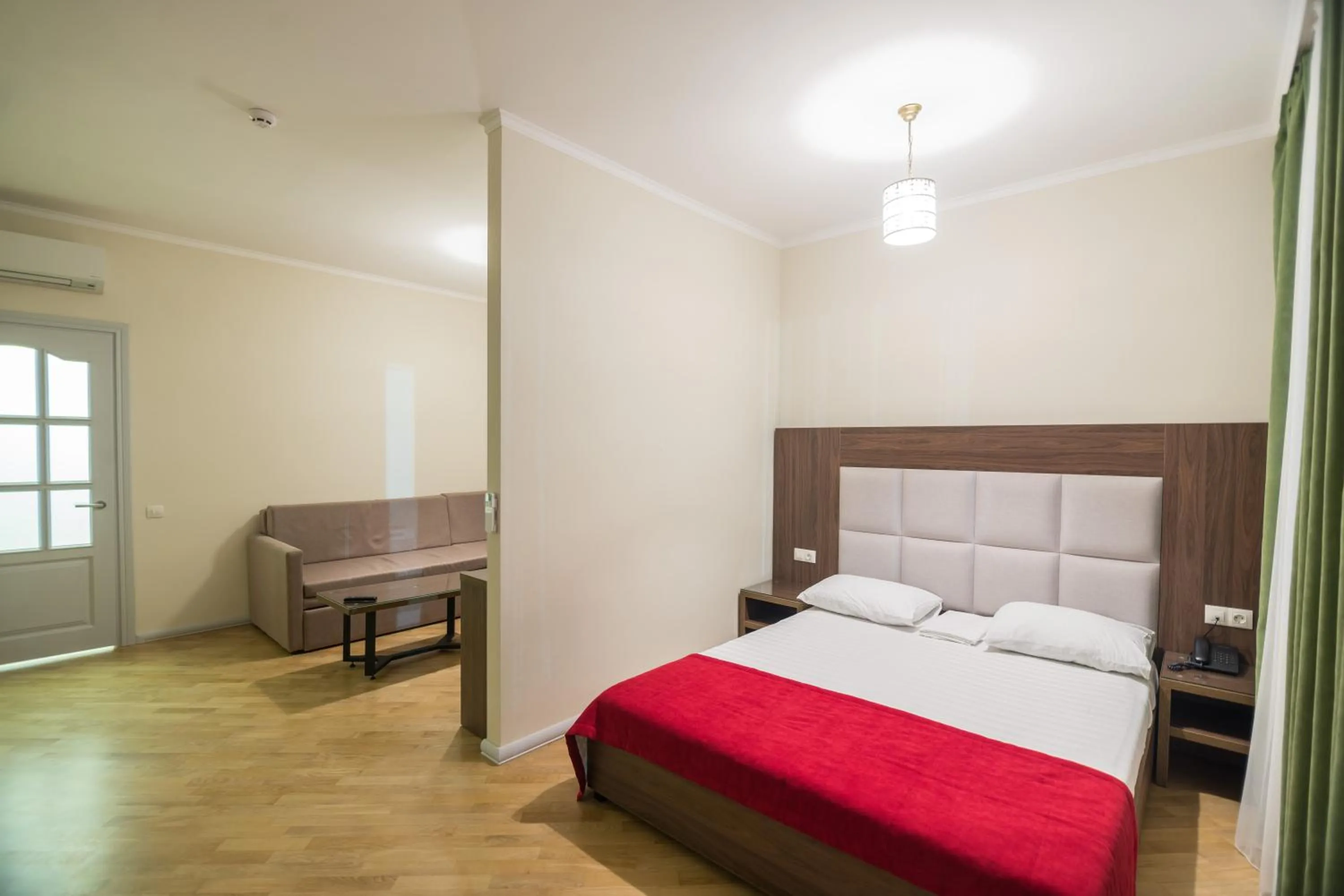 Bed in Pivdenniy
