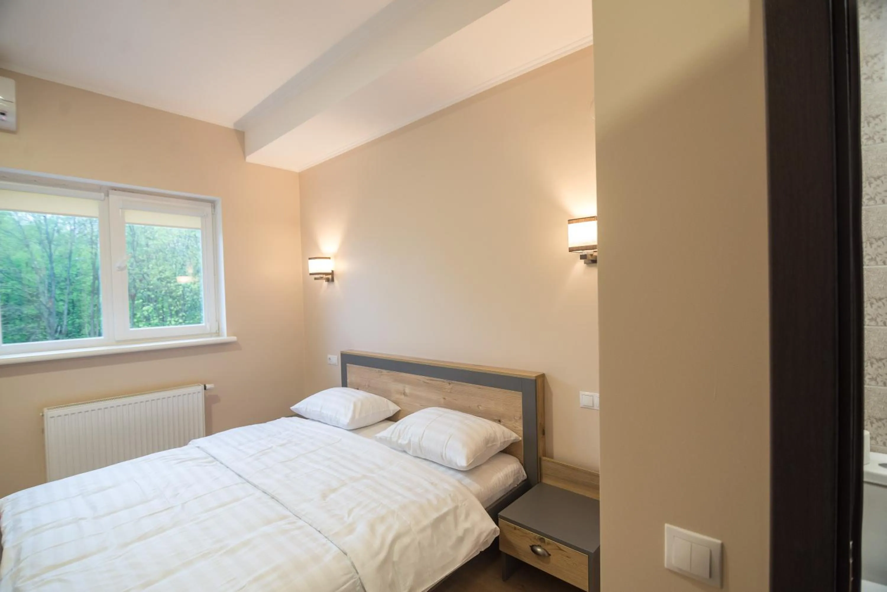 Bed in Pivdenniy