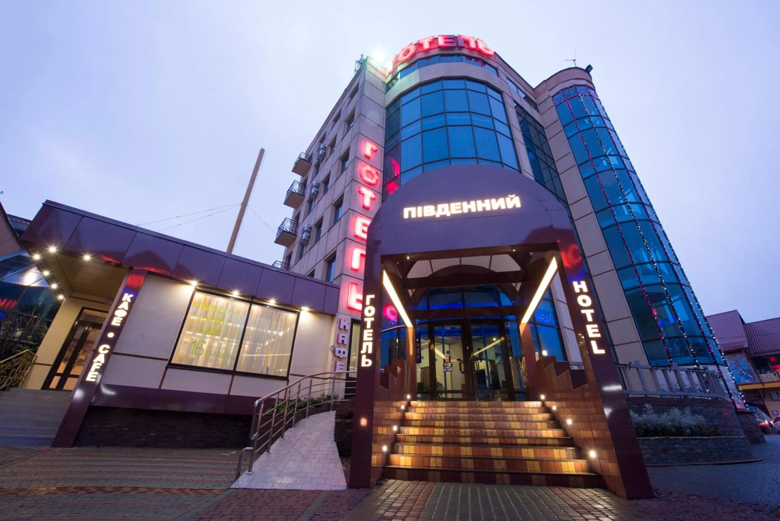 Facade/entrance in Pivdenniy