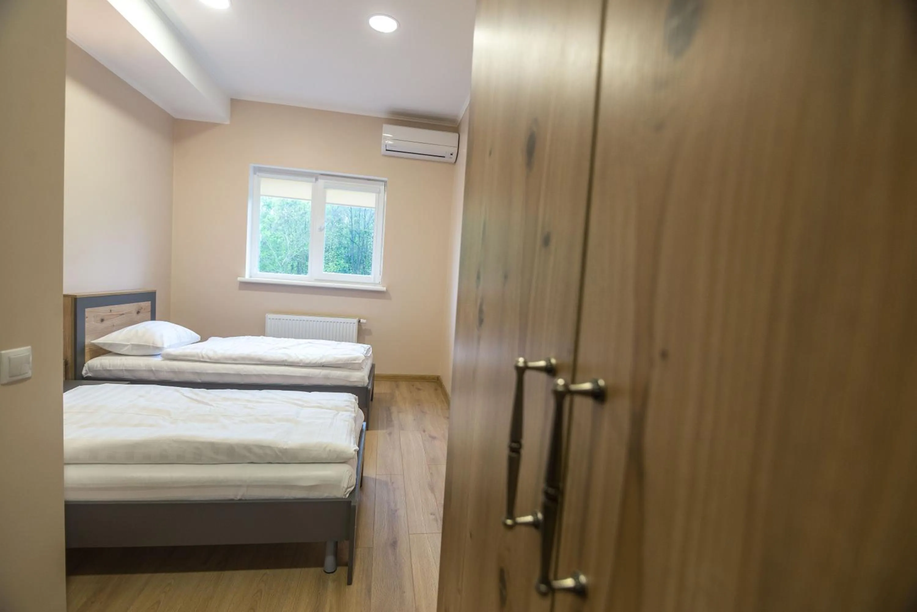 Bed in Pivdenniy