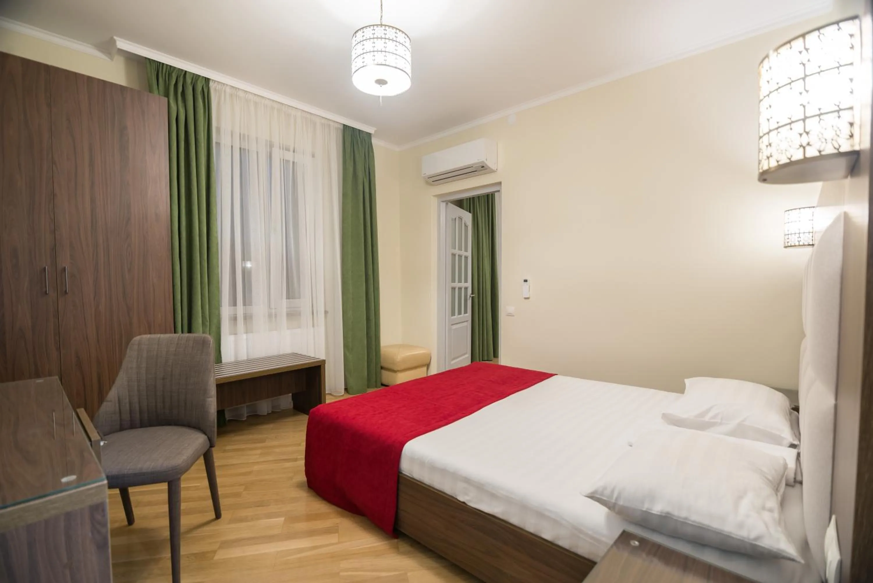 Bed in Pivdenniy