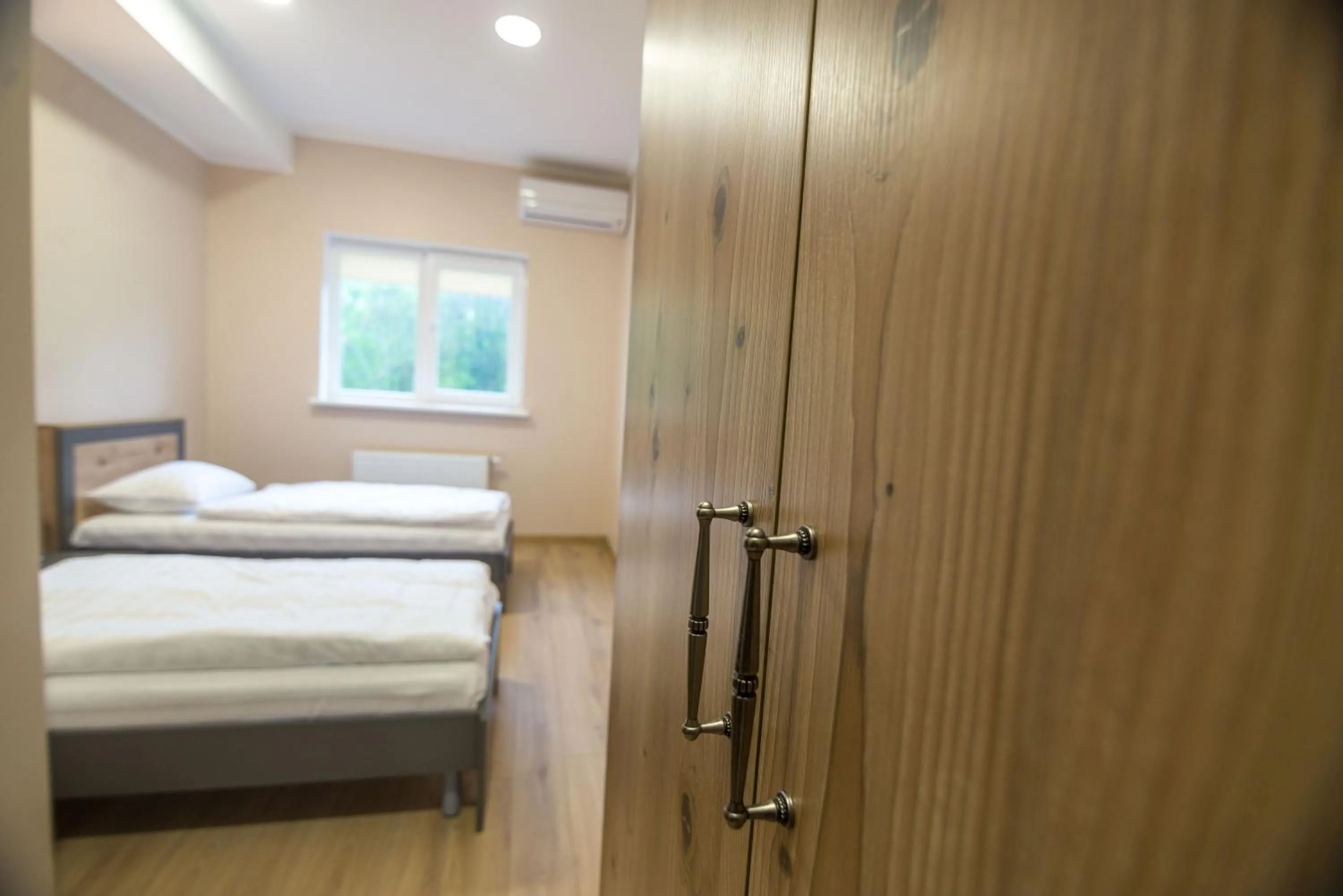 Bed in Pivdenniy