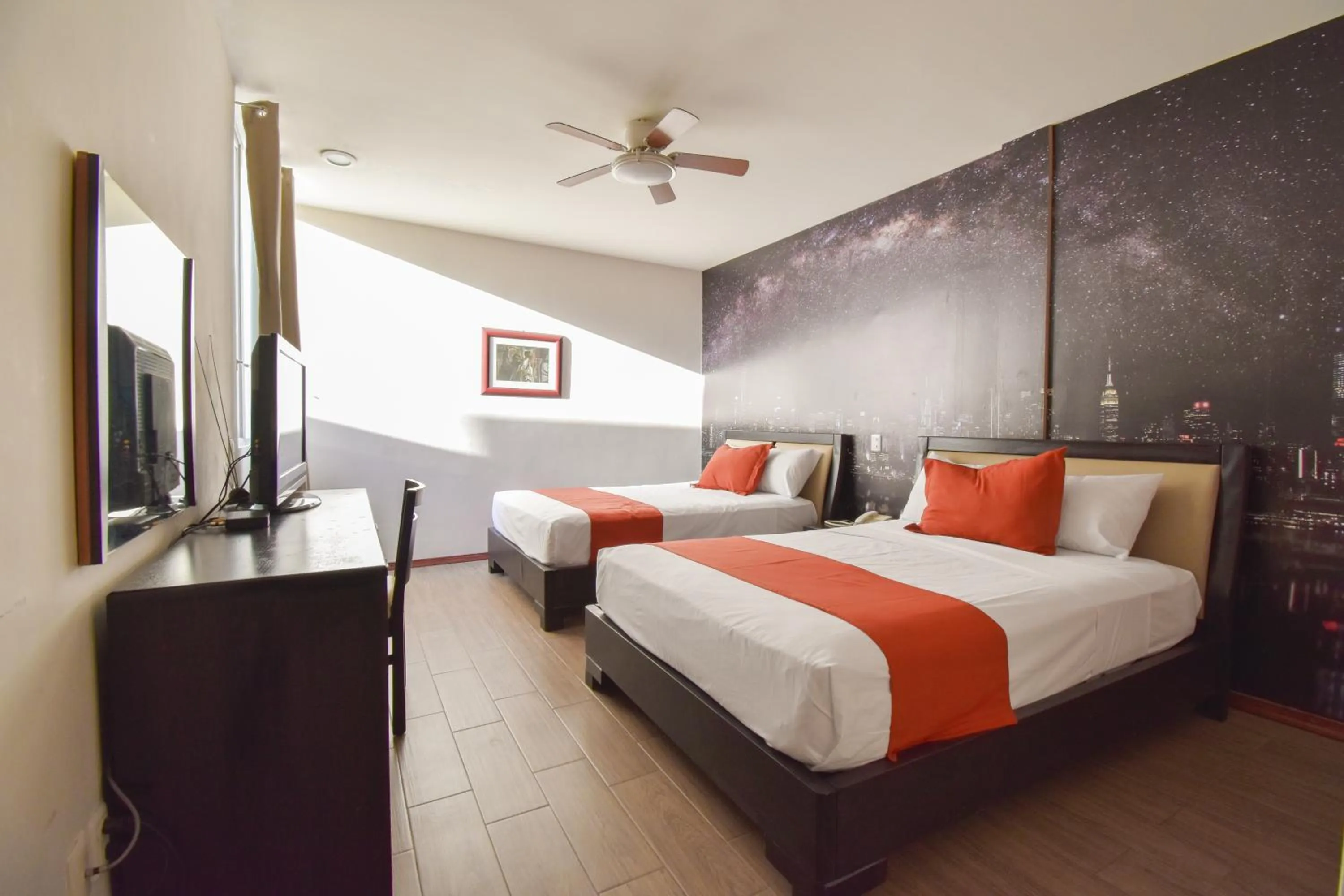 Photo of the whole room, Bed in Hotel TÖTEM Guadalajara