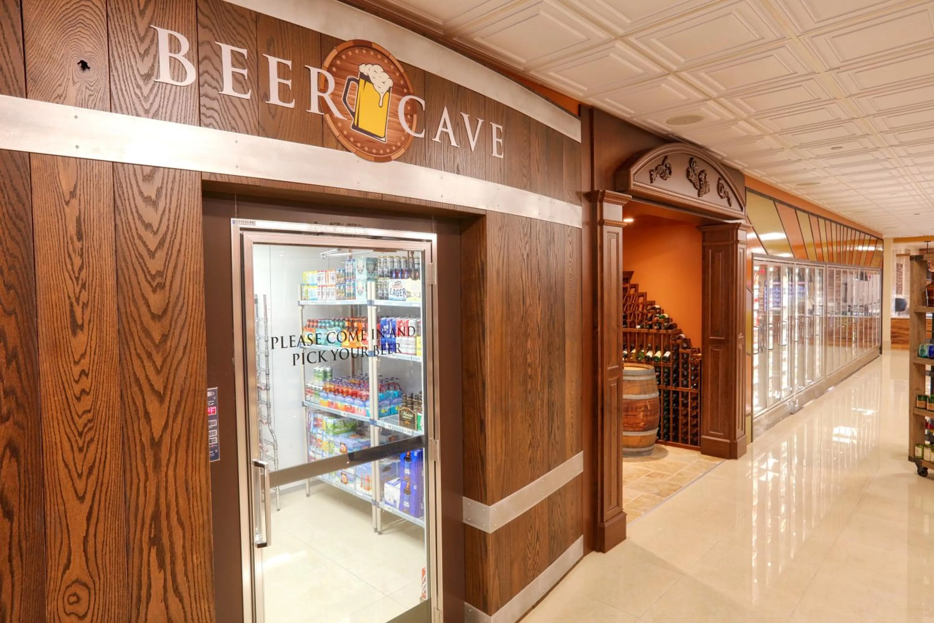 On-site shops in Westgate Lakes Resort and Spa