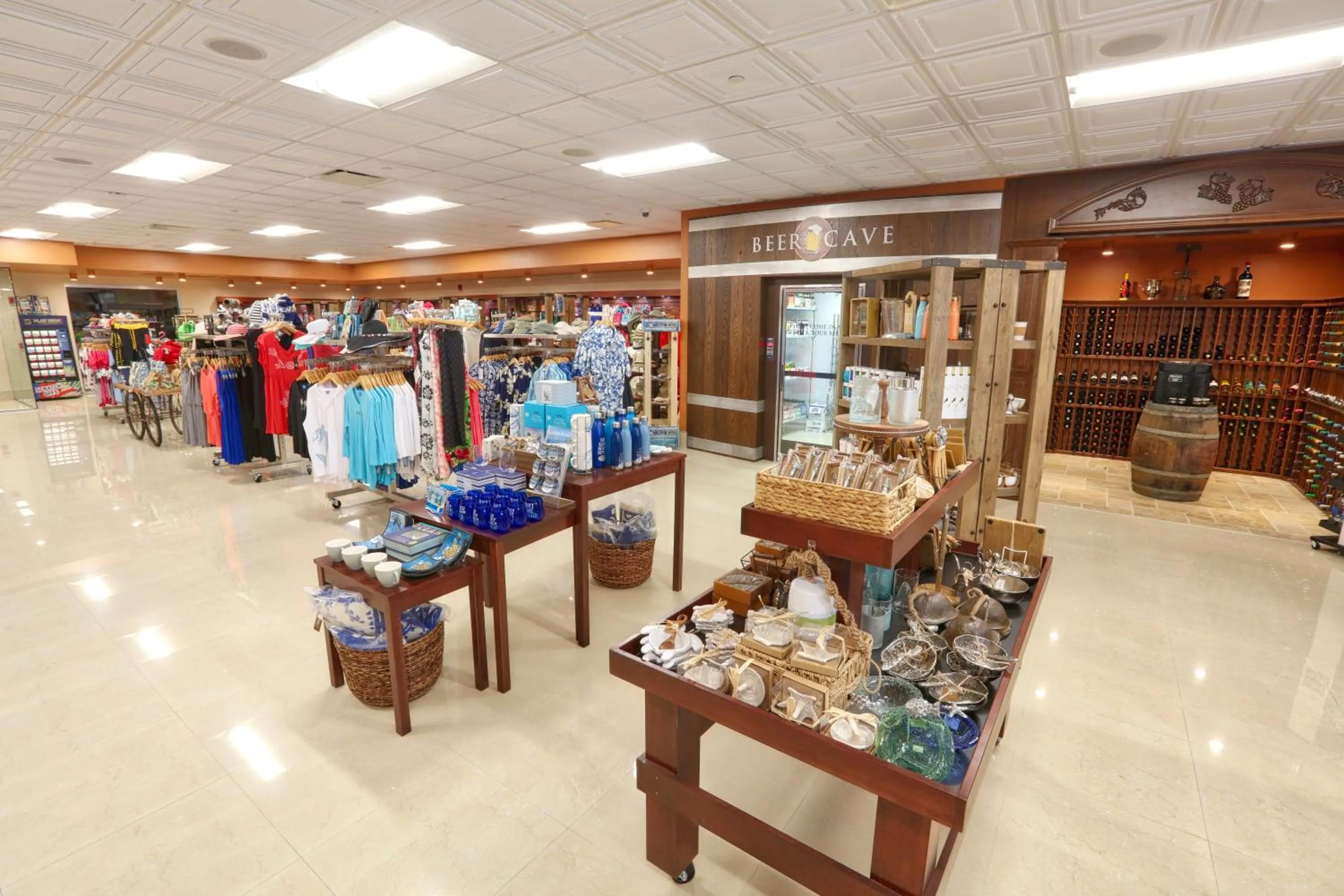 On-site shops in Westgate Lakes Resort and Spa
