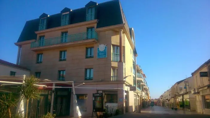 Property building in La Sterne