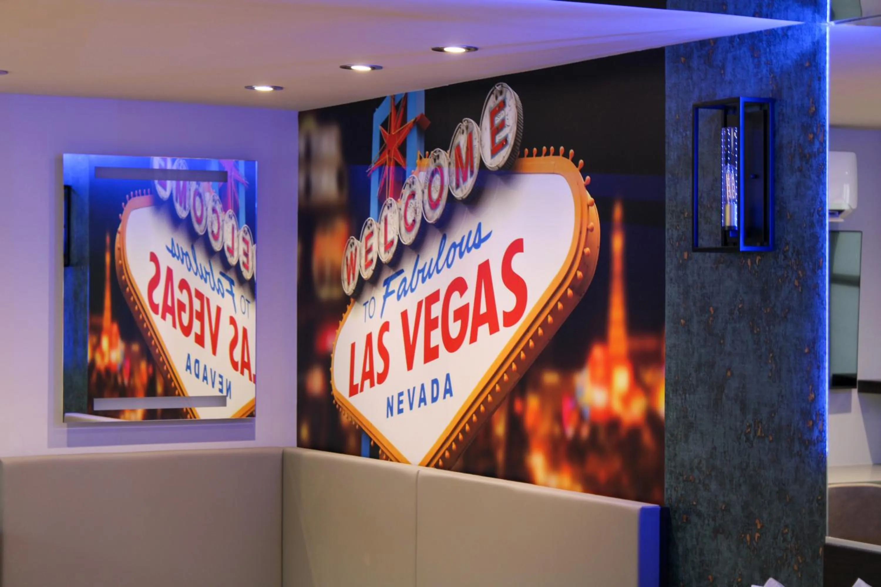 Logo/Certificate/Sign in Olux Hotel-Motel-Suites