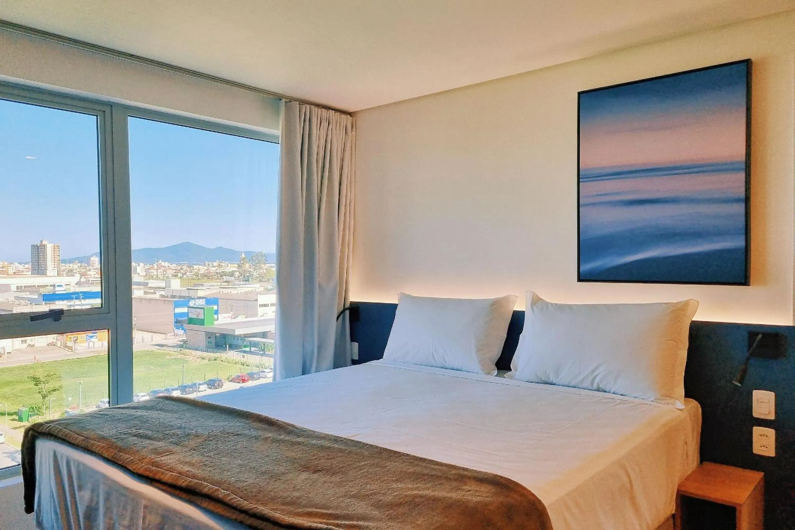 Bedroom, Bed in Atrium Studios by Xtay - Conforto em Palhoça, a poucos metros da praia