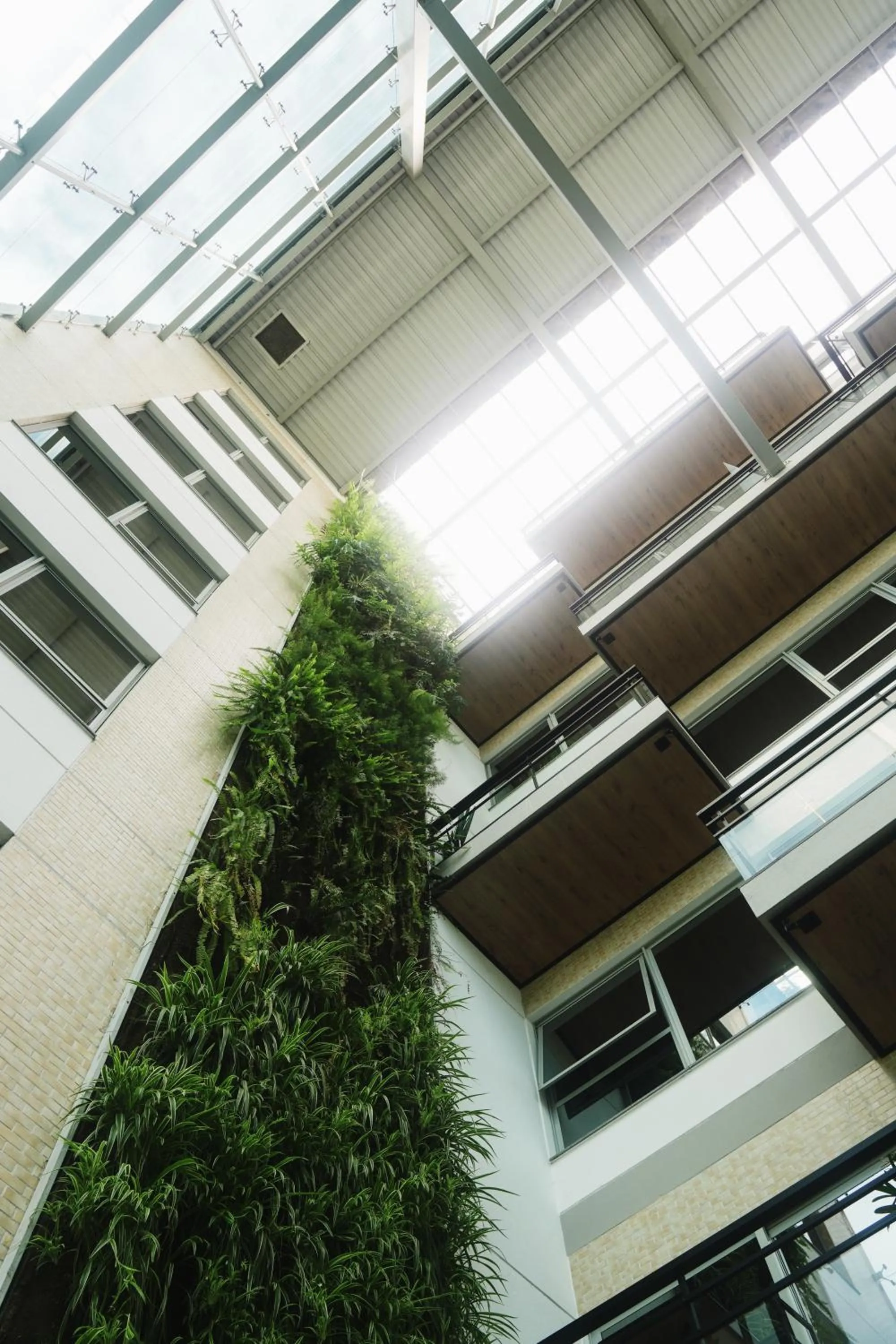 Property building in Atrium Studios by Xtay - Studio moderno em Pedra Branca - Caminhe até o Centro Empresarial e Unisul