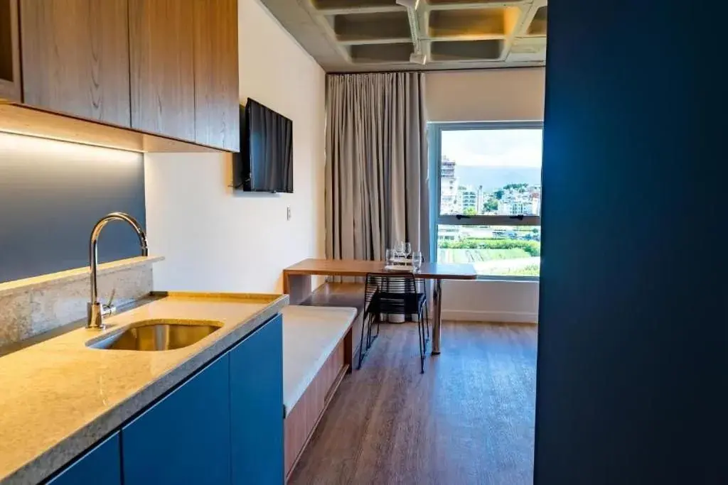 Standard Apartment - single occupancy in Atrium Studios by Xtay - Studio moderno em Pedra Branca - Caminhe até o Centro Empresarial e Unisul Standard Apartment - single occupancy in Atrium Studios by Xtay - Studio moderno em Pedra Branca - Caminhe até o Centro Empresarial e Unisul
