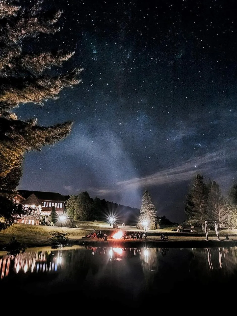 Night in Hôtel et Centre de Villégiature Lac Carling