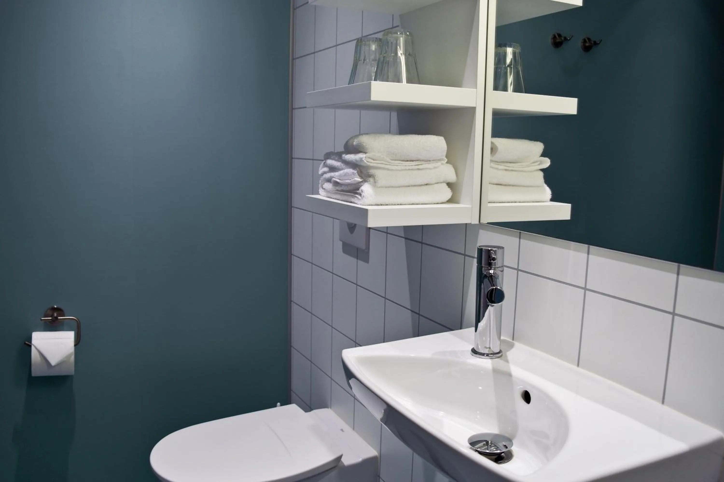 Toilet in Hótel Laxá