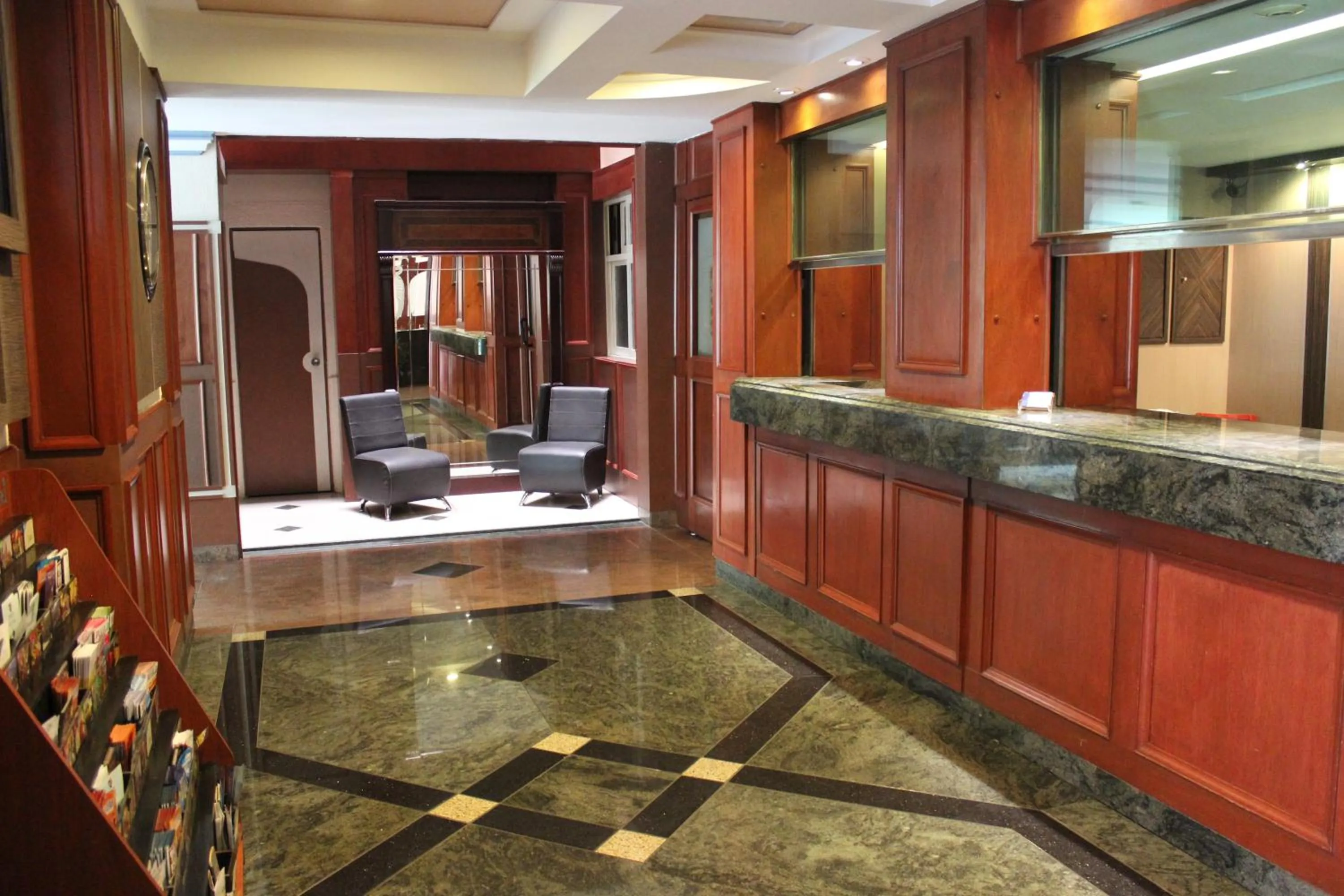 Facade/entrance in Hotel Monaco