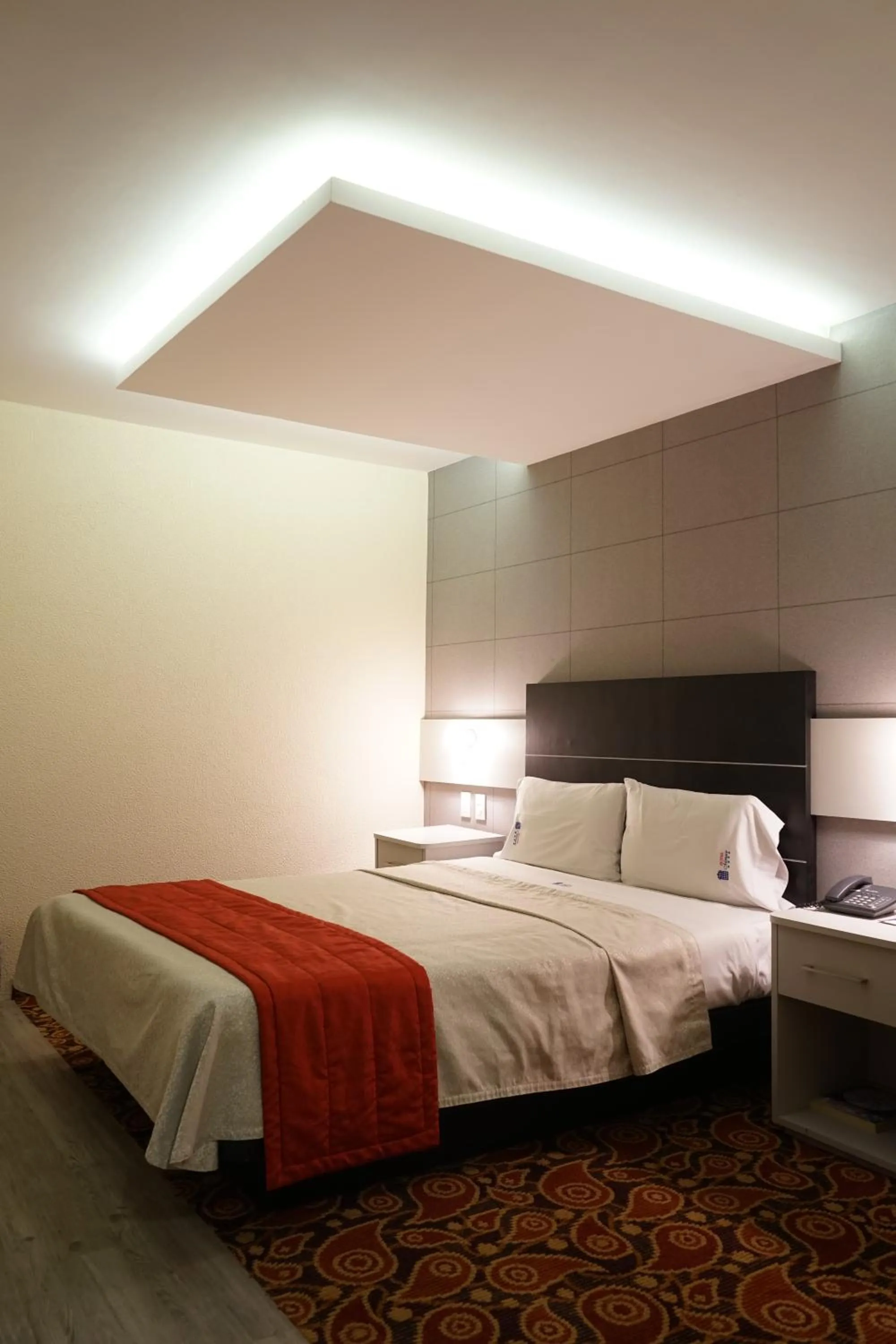 Photo of the whole room, Bed in Hotel Monaco