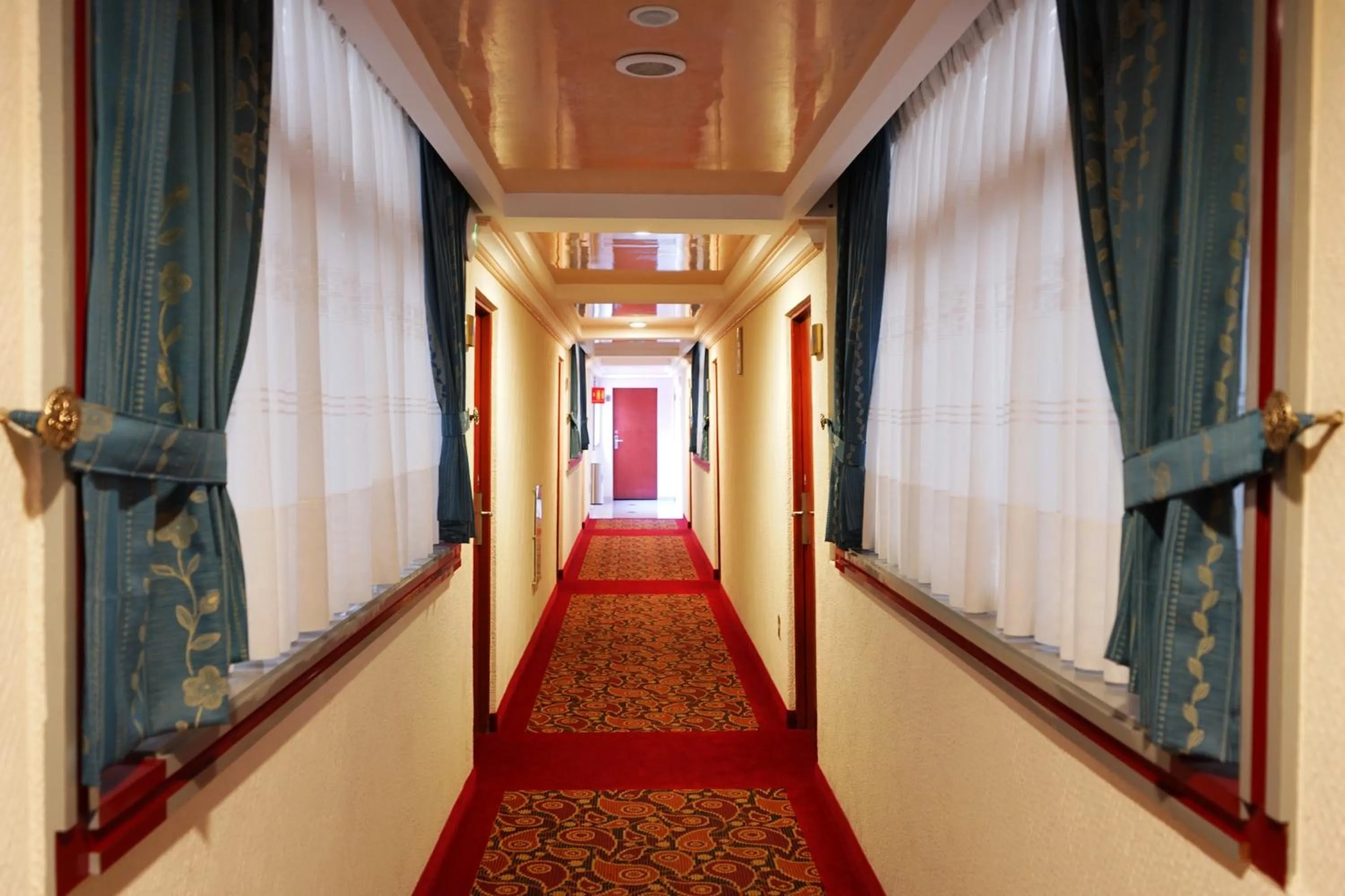 Area and facilities in Hotel Monaco