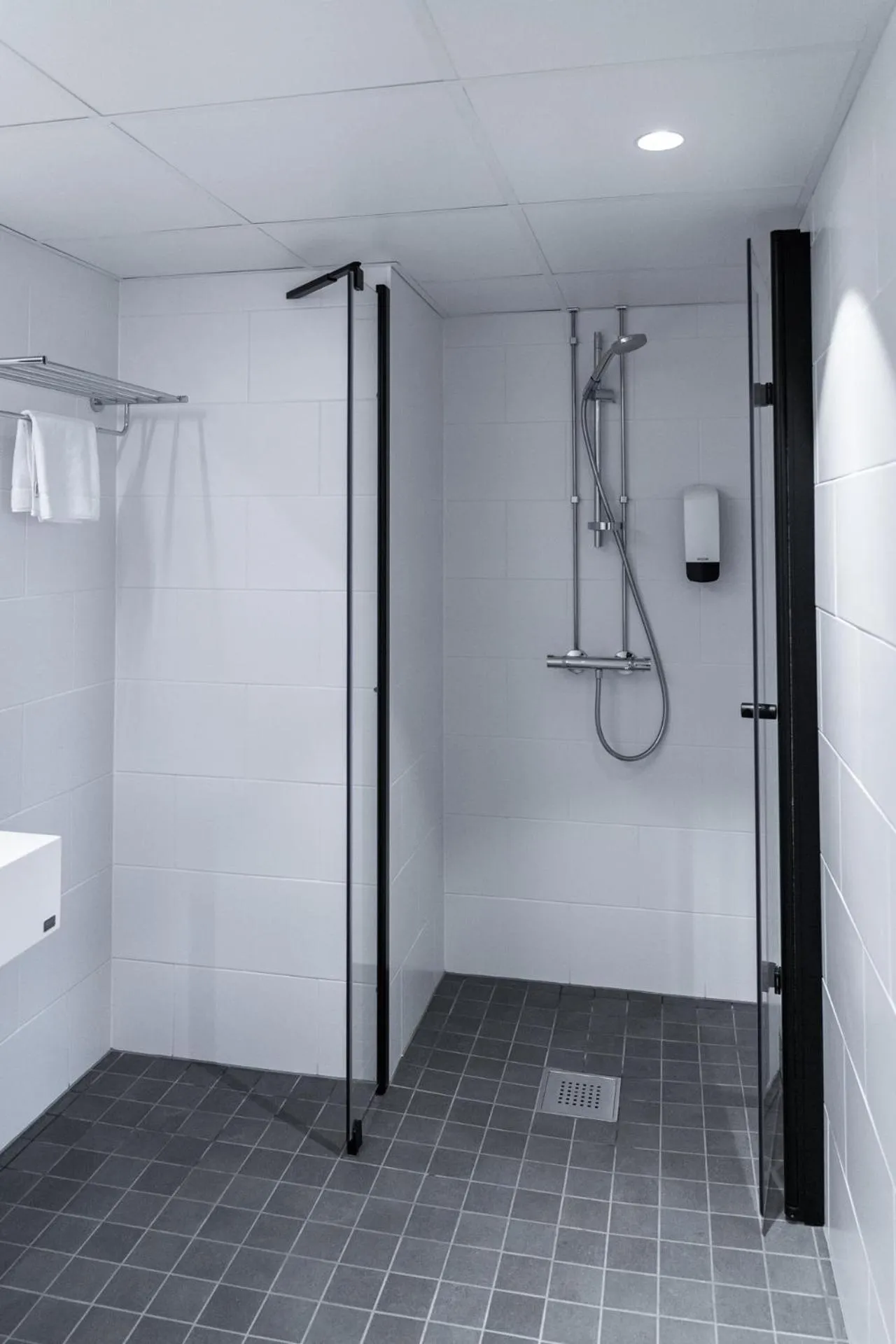 Bathroom in Hotelli Sointu by UHANDA