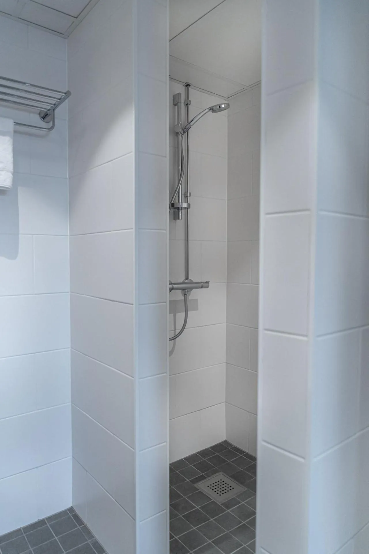 Bathroom in Hotelli Sointu by UHANDA