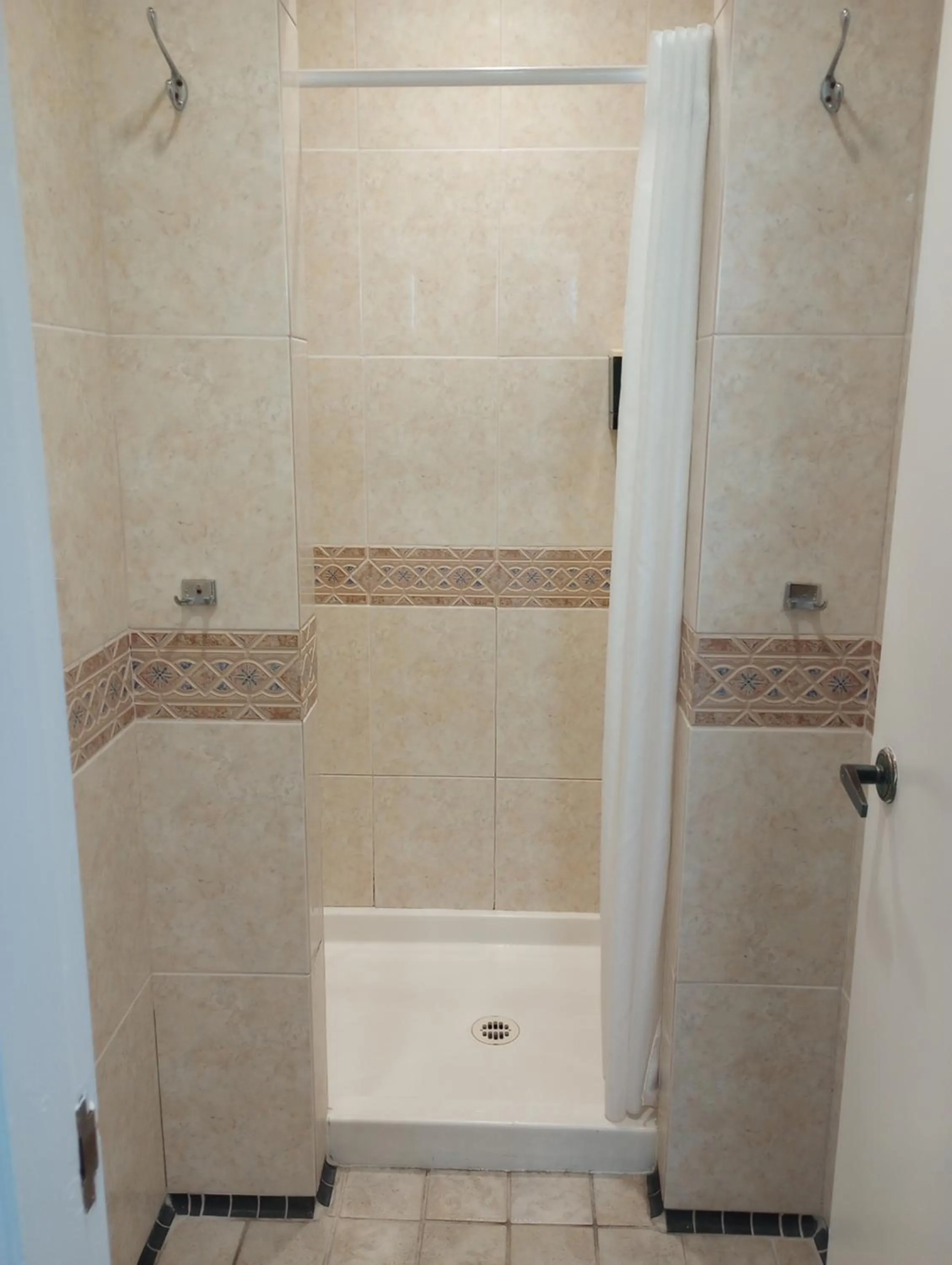 Swimming pool in Quality Inn Downtown Inner Harbour