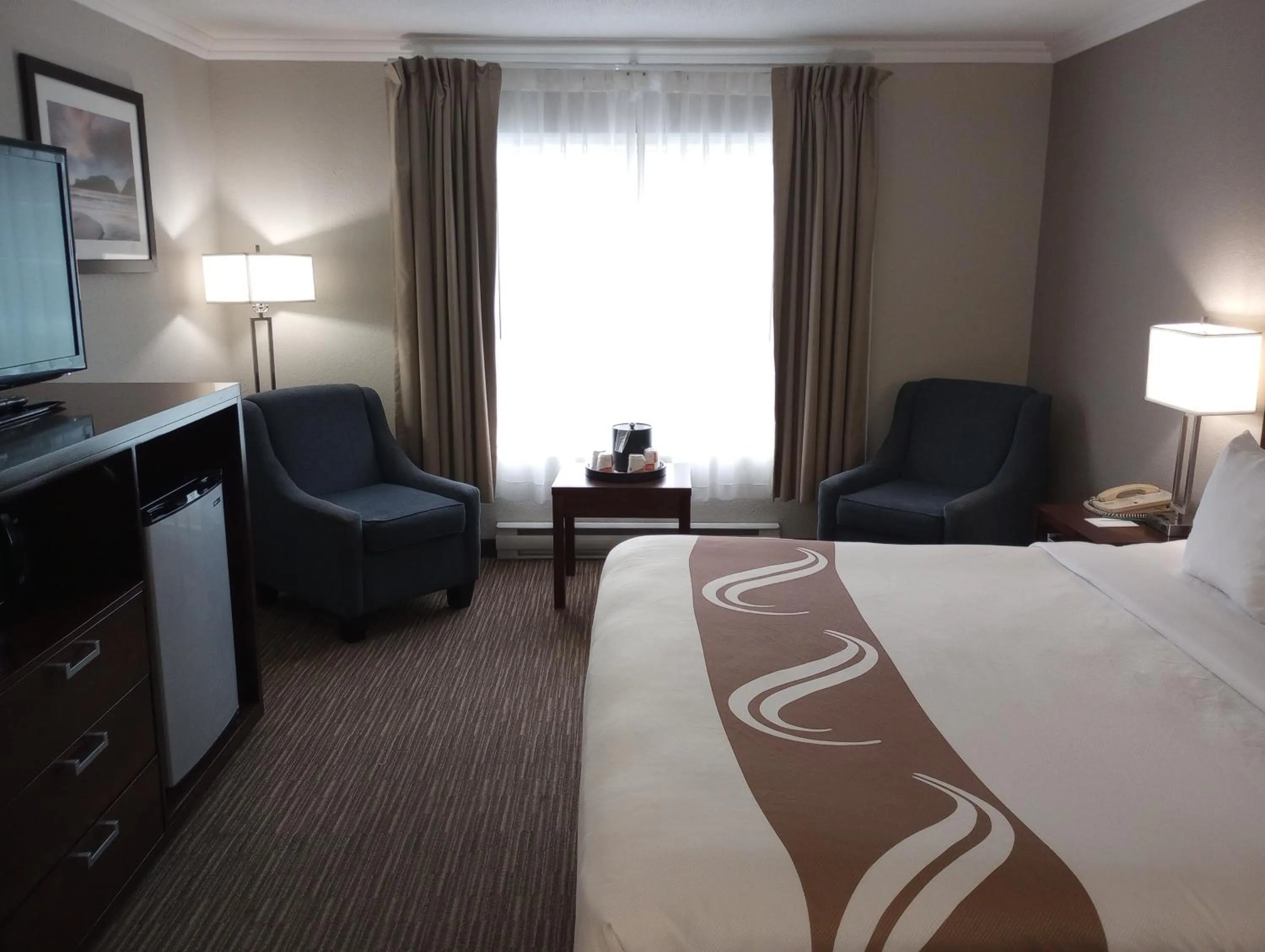 Bed in Quality Inn Downtown Inner Harbour