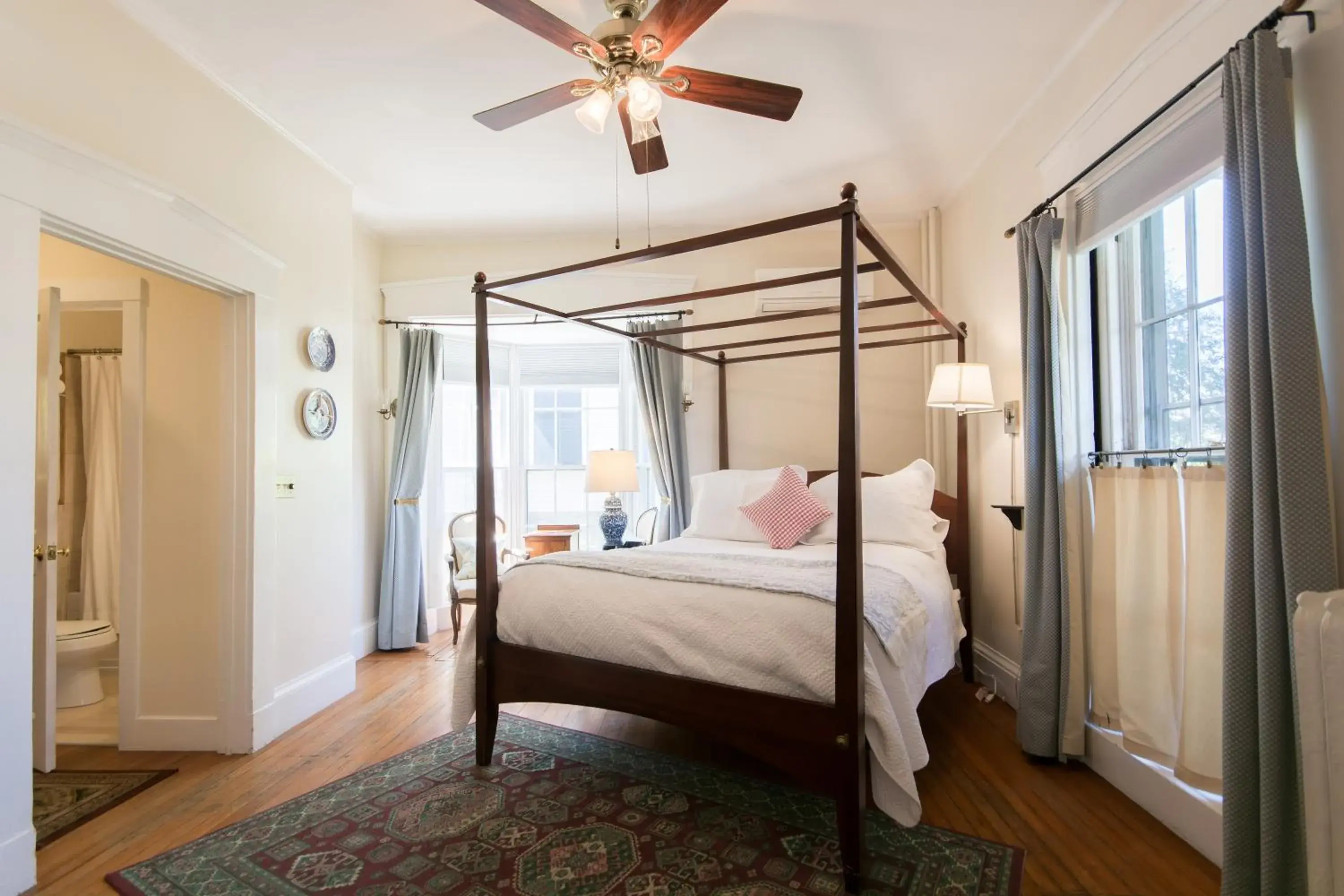 Bed in Marshall Slocum Inn Bed in Marshall Slocum Inn