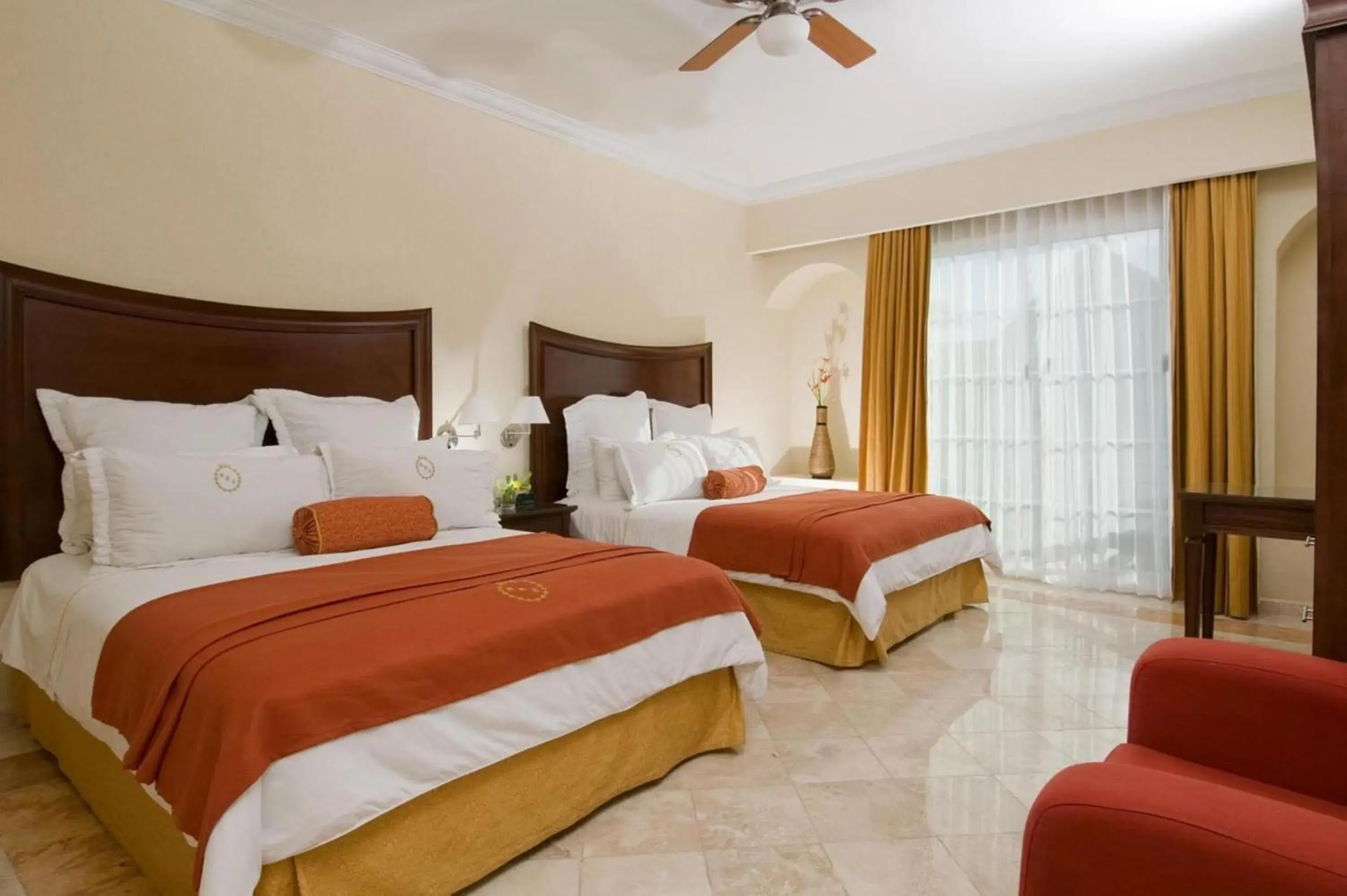 Day, Bed in Hacienda Real del Caribe Hotel Day, Bed in Hacienda Real del Caribe Hotel