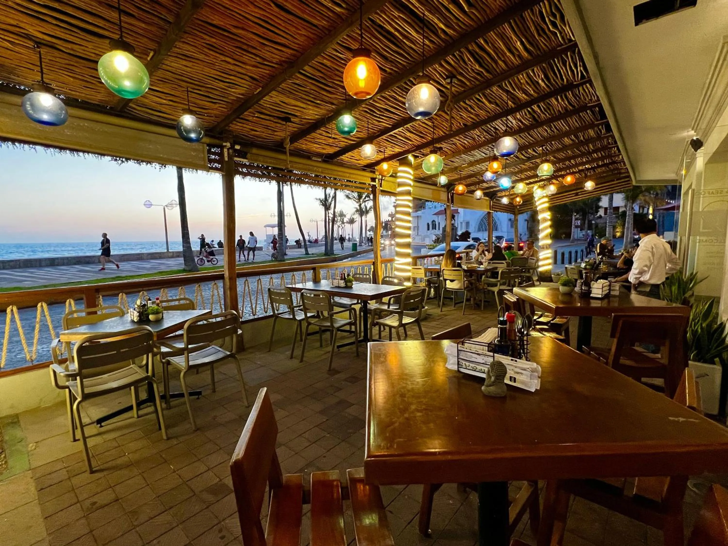 Restaurant/places to eat in Hotel La Siesta Malecón