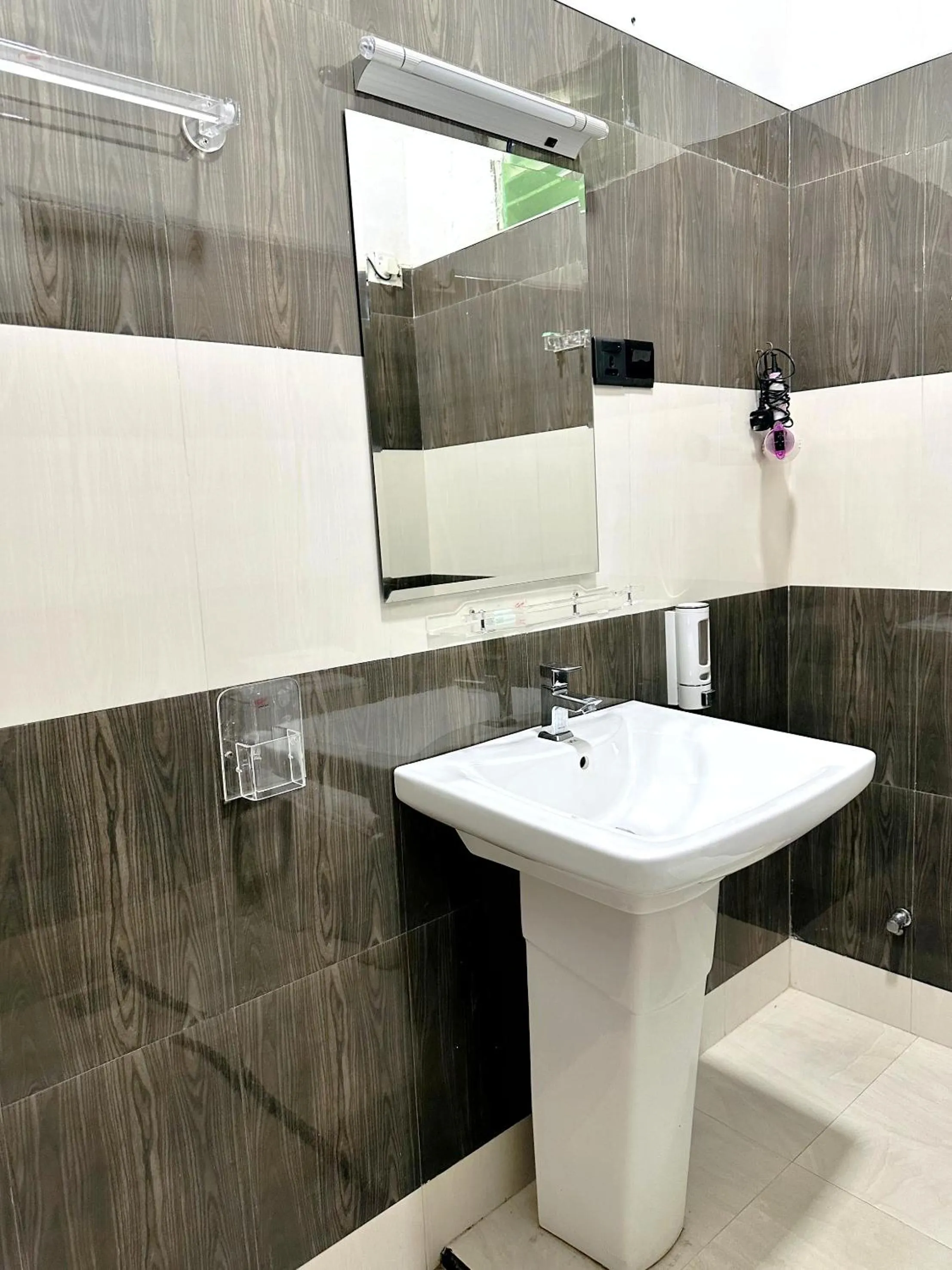 L S Lanka Hotel Dambulla