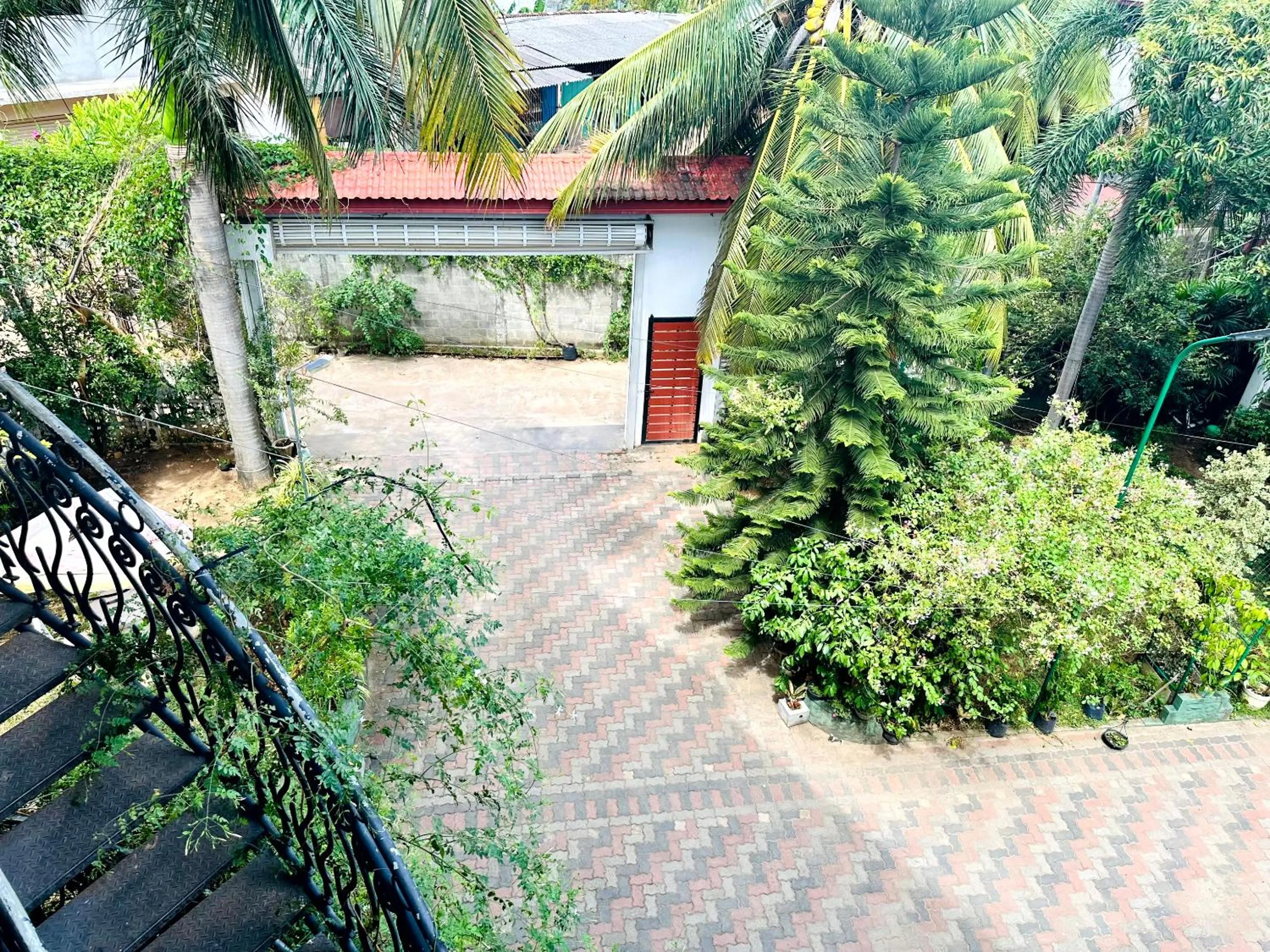 L S Lanka Hotel Dambulla