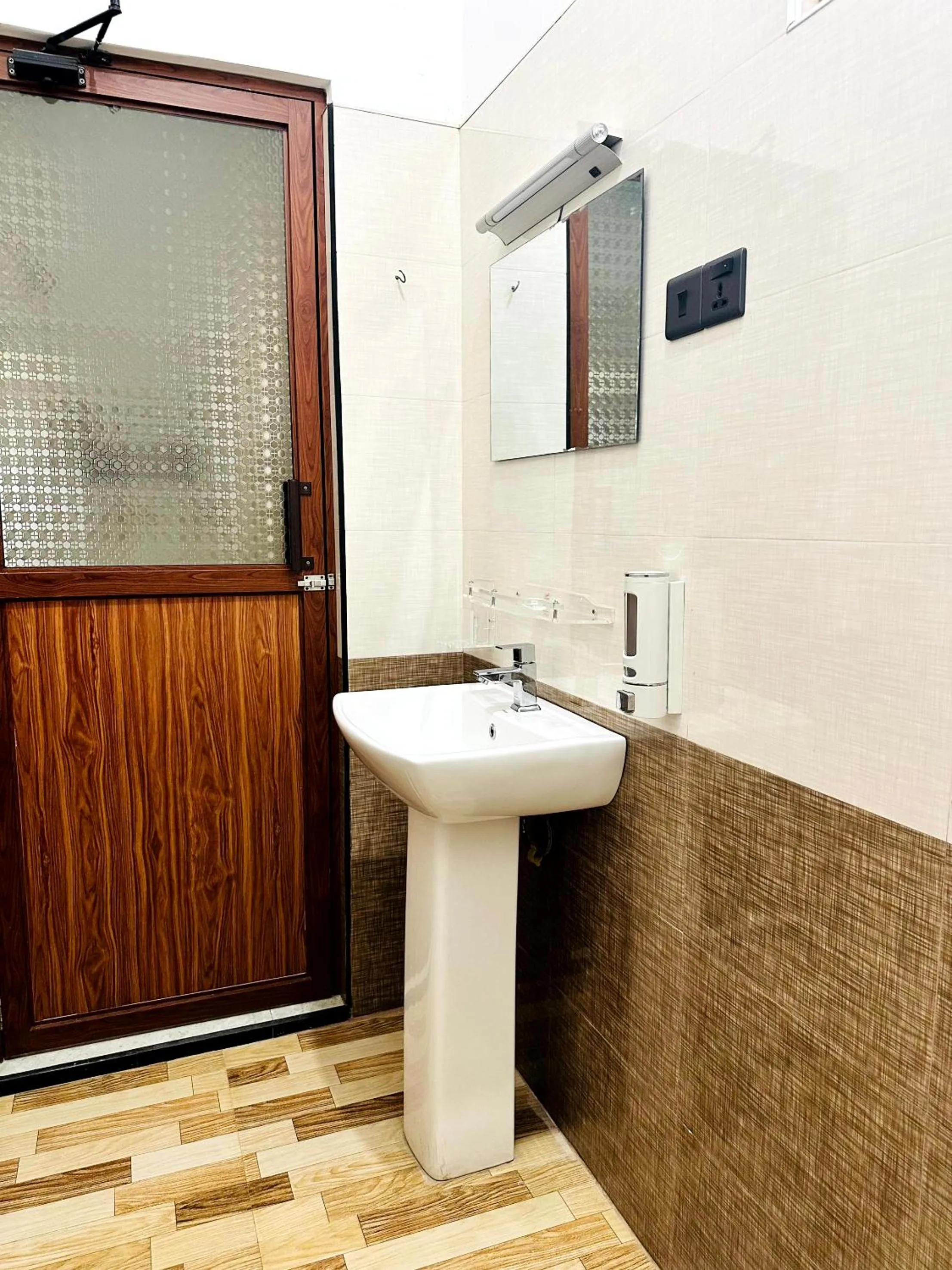 L S Lanka Hotel Dambulla