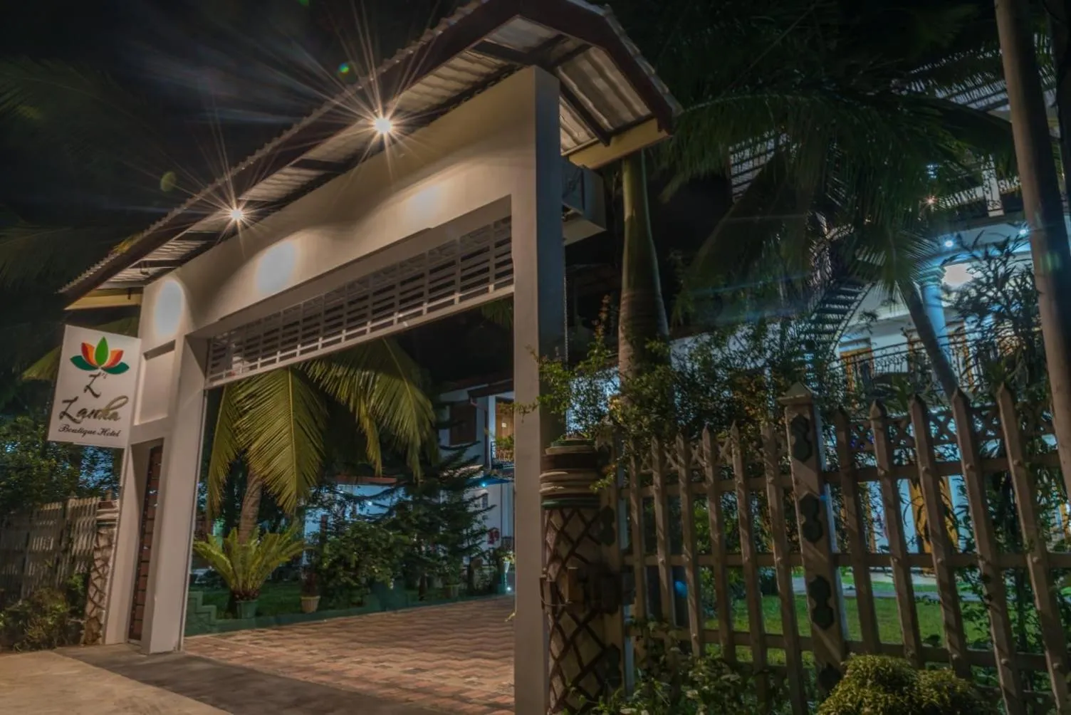 Landmark view in L S Lanka Hotel Dambulla