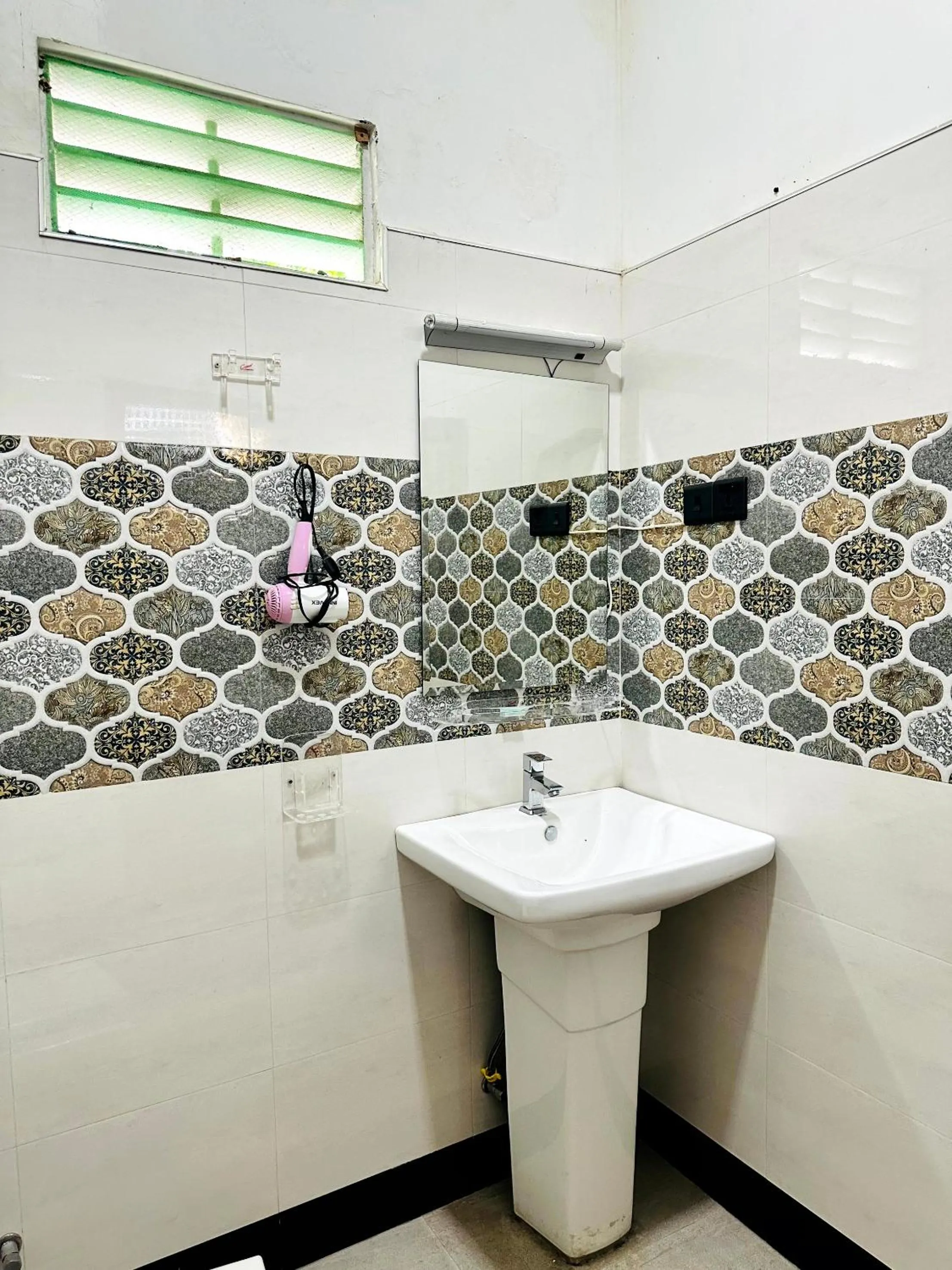 L S Lanka Hotel Dambulla