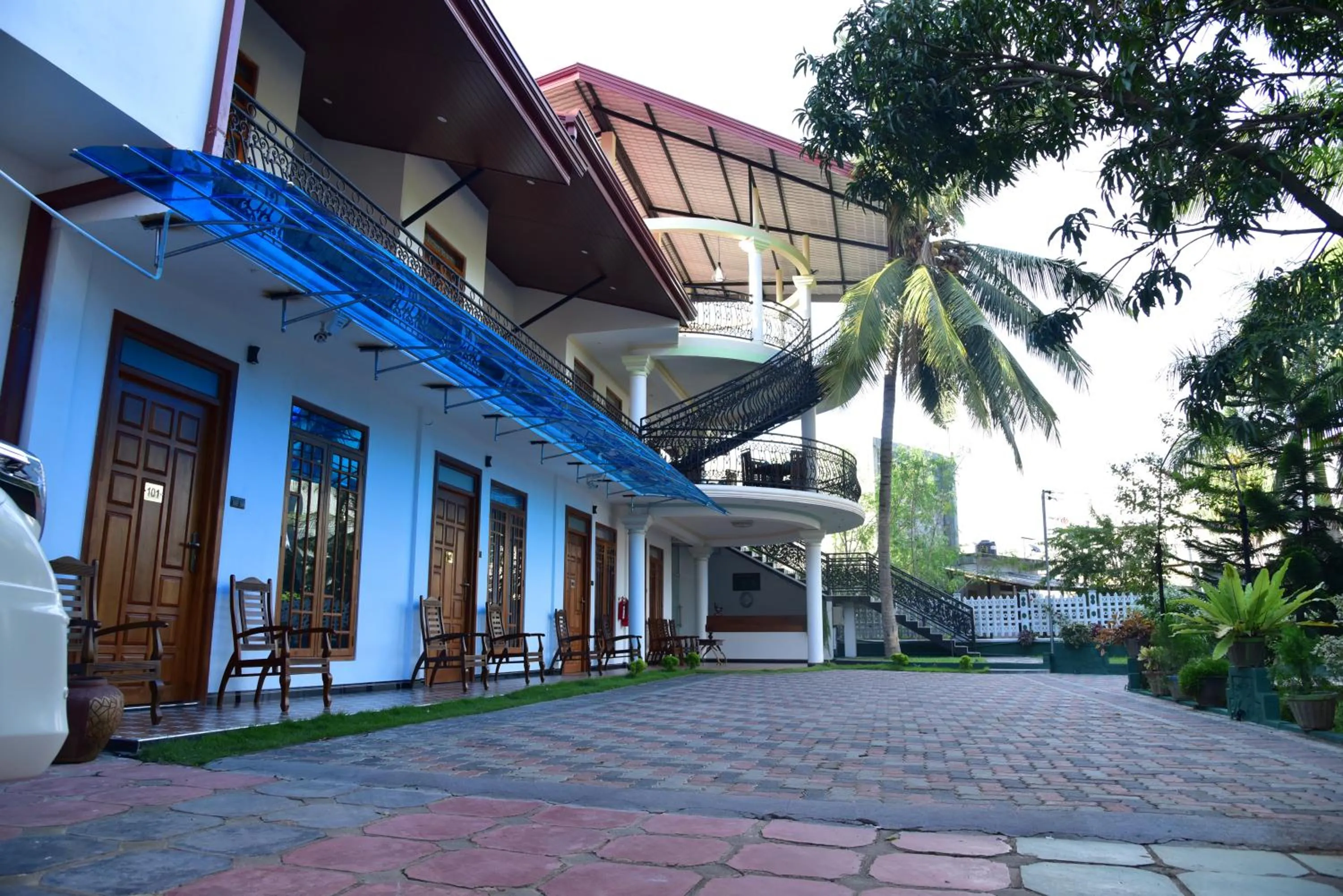 Facade/entrance in L S Lanka Hotel Dambulla