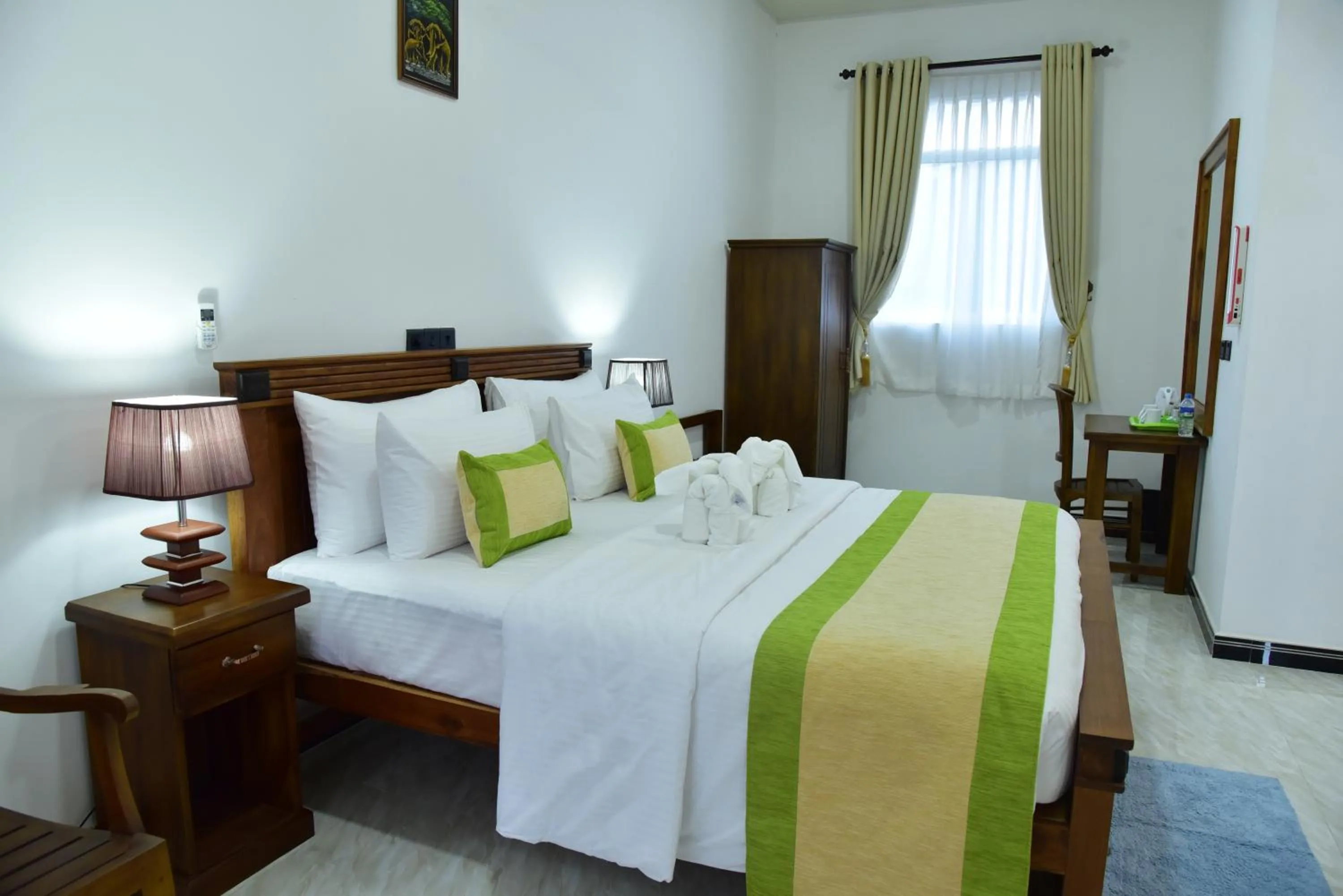 Property building, Bed in L S Lanka Hotel Dambulla