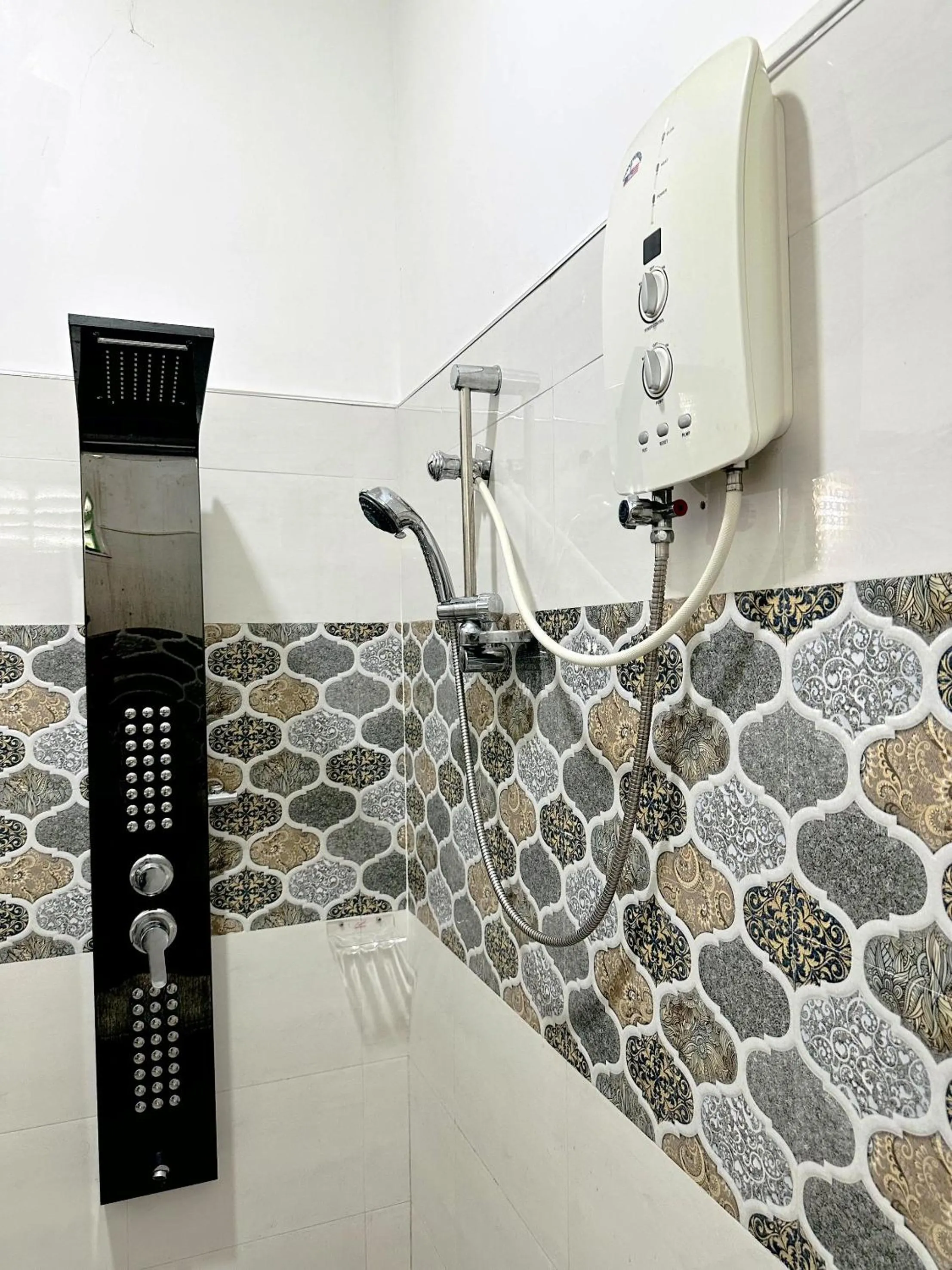 L S Lanka Hotel Dambulla