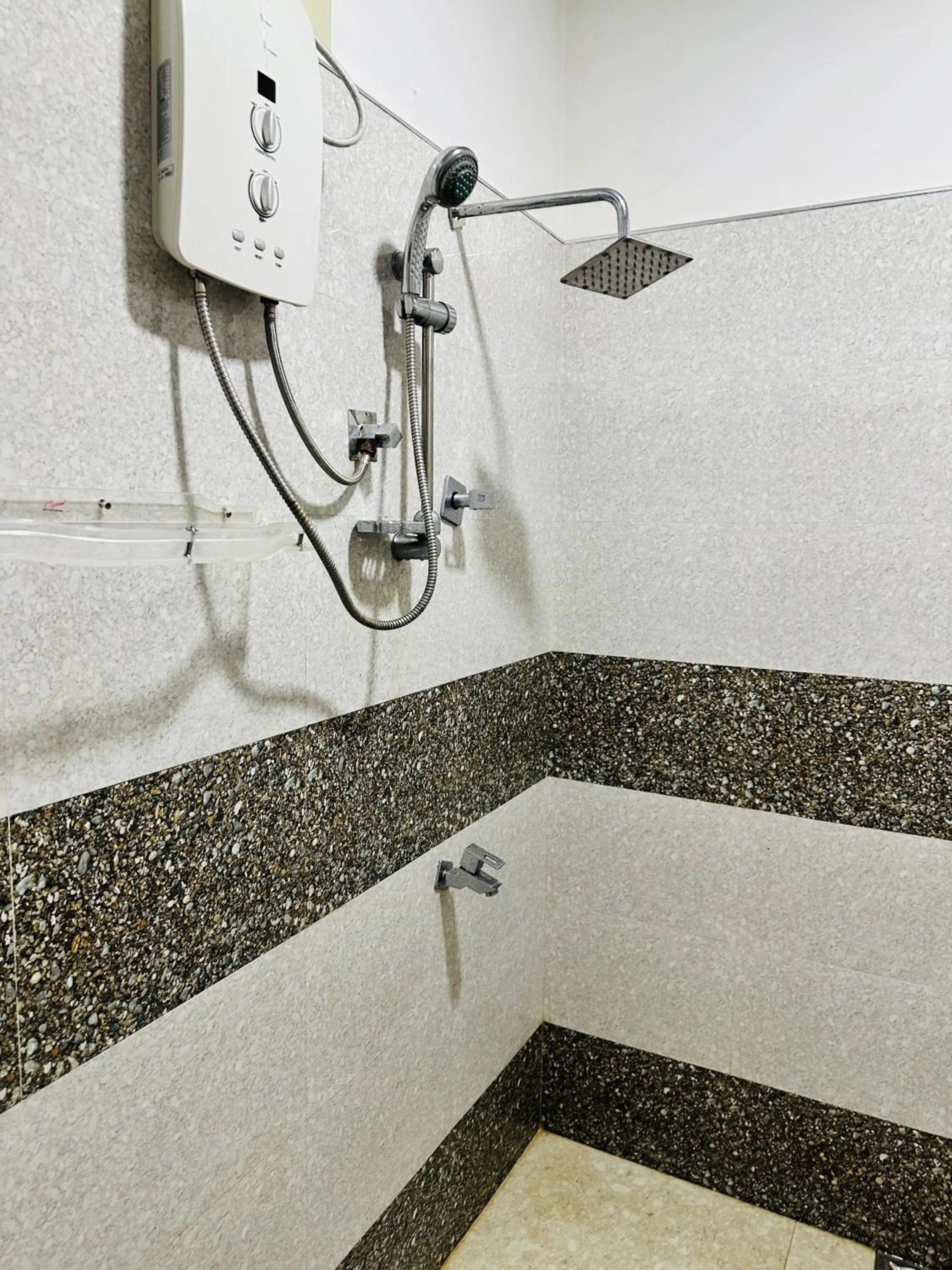 L S Lanka Hotel Dambulla