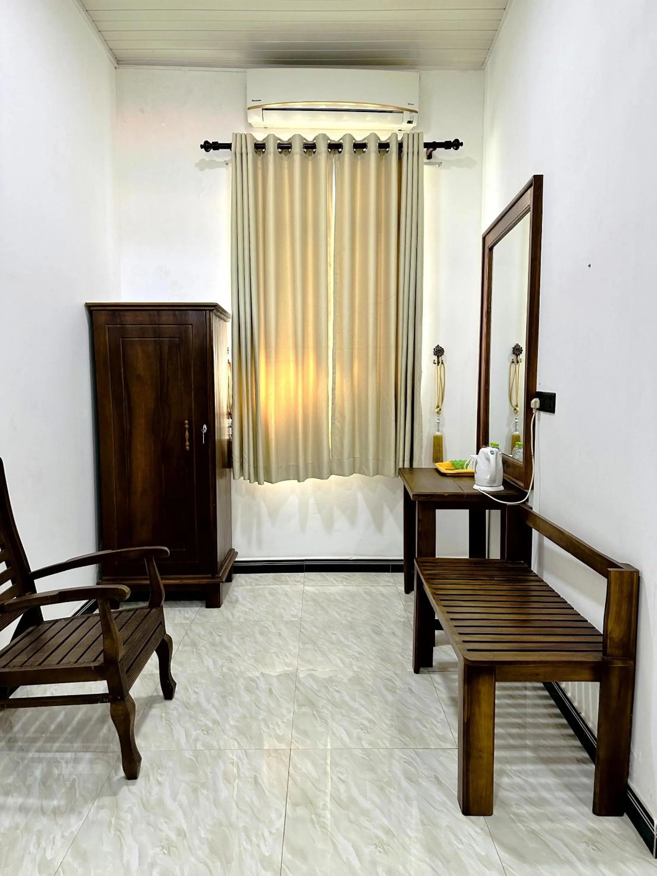 L S Lanka Hotel Dambulla