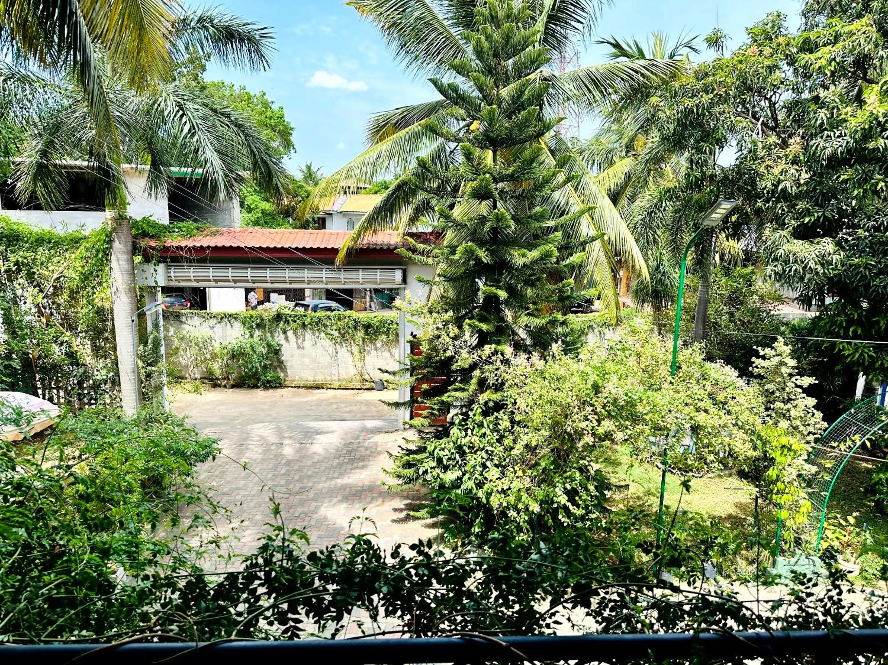 L S Lanka Hotel Dambulla