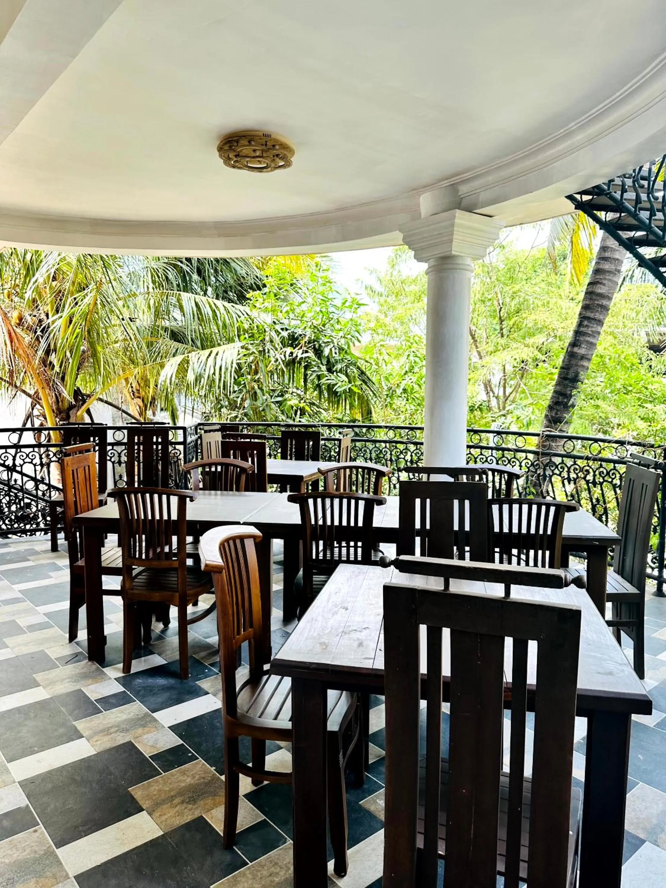 L S Lanka Hotel Dambulla
