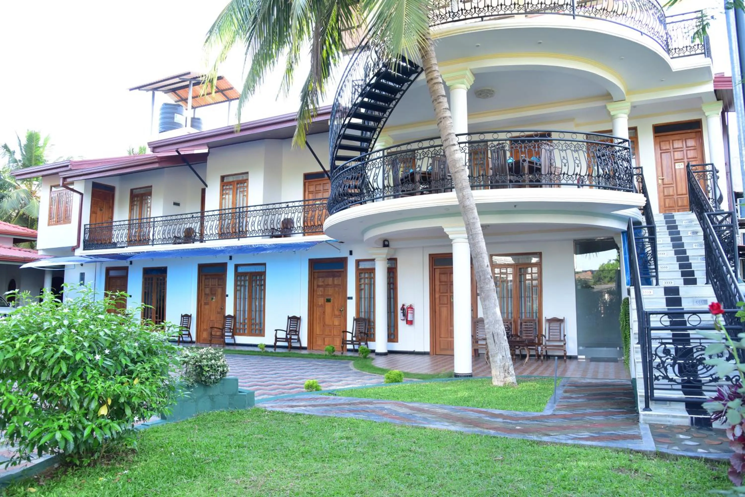 Facade/entrance in L S Lanka Hotel Dambulla