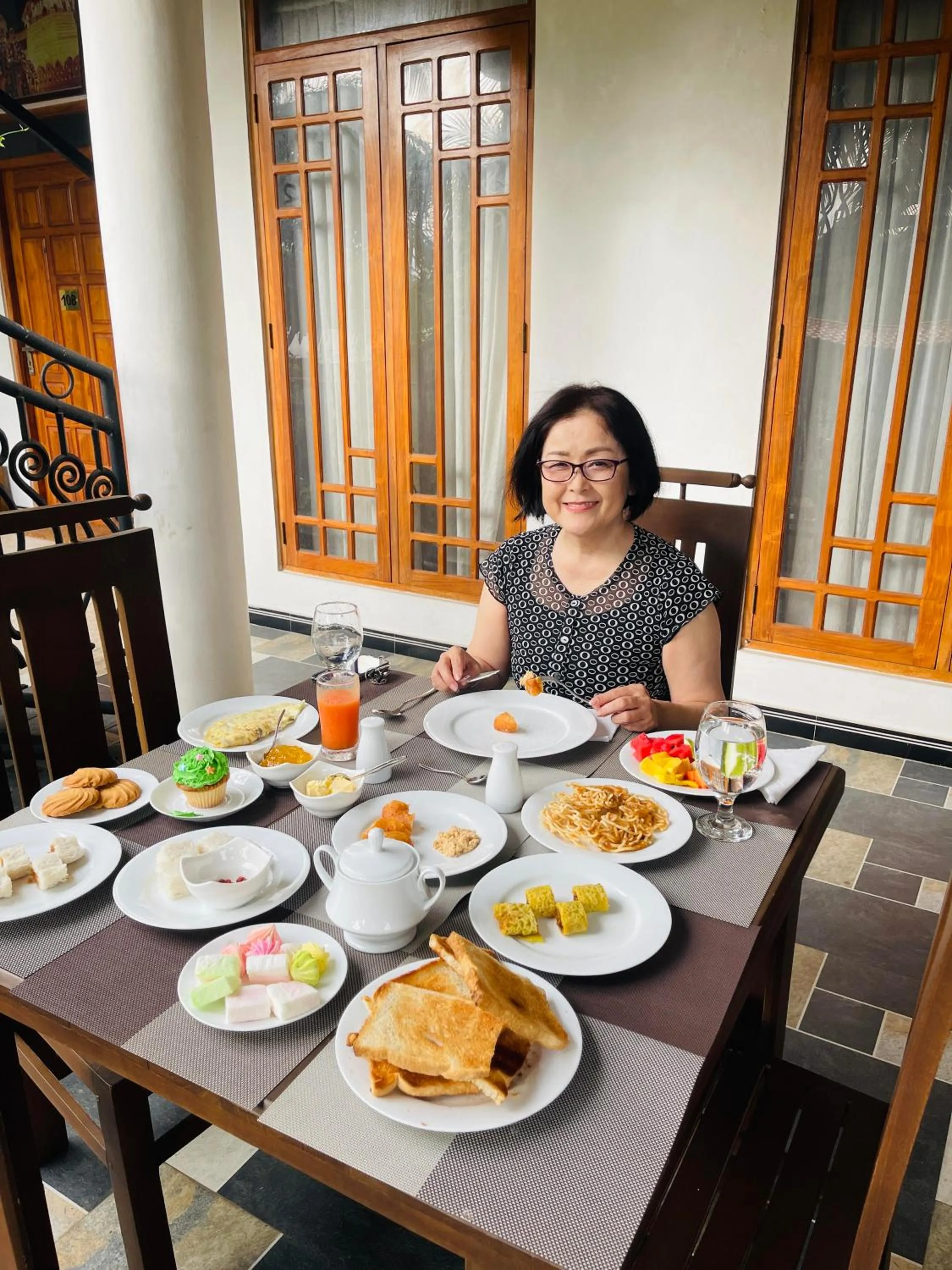 Breakfast in L S Lanka Hotel Dambulla