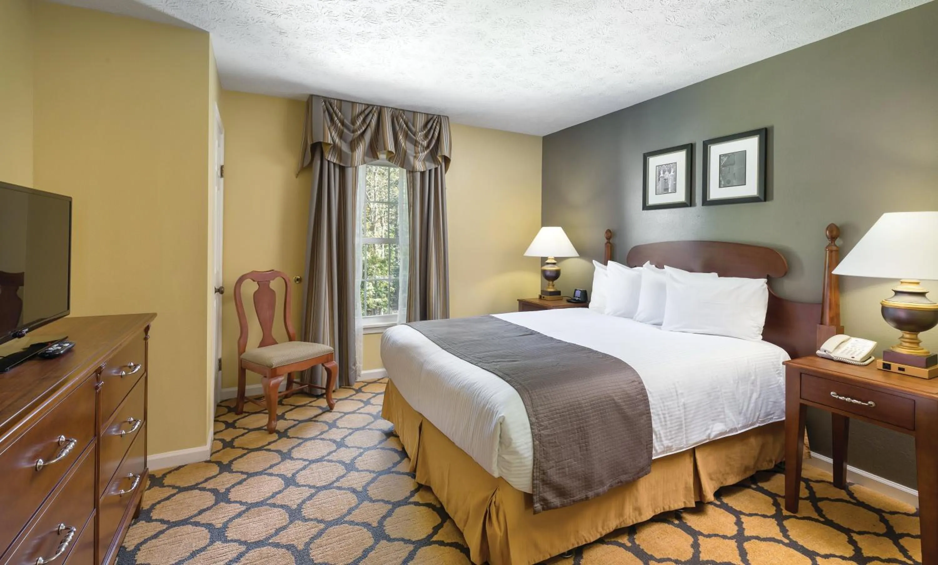 Bedroom, Bed in Club Wyndham Patriots Place