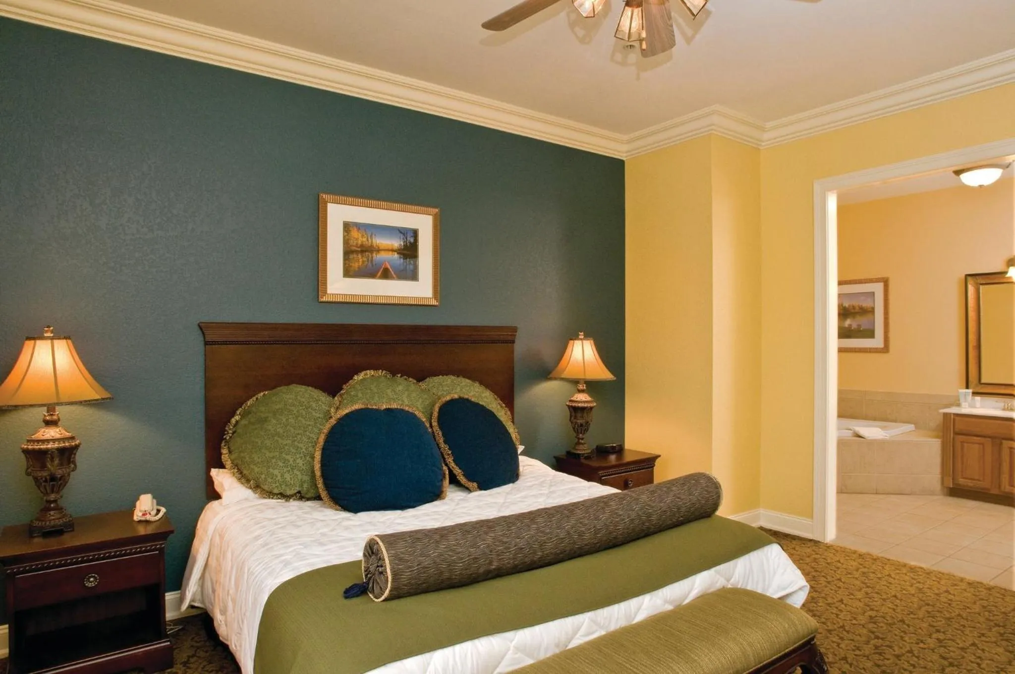 Bed in Club Wyndham Smoky Mountains