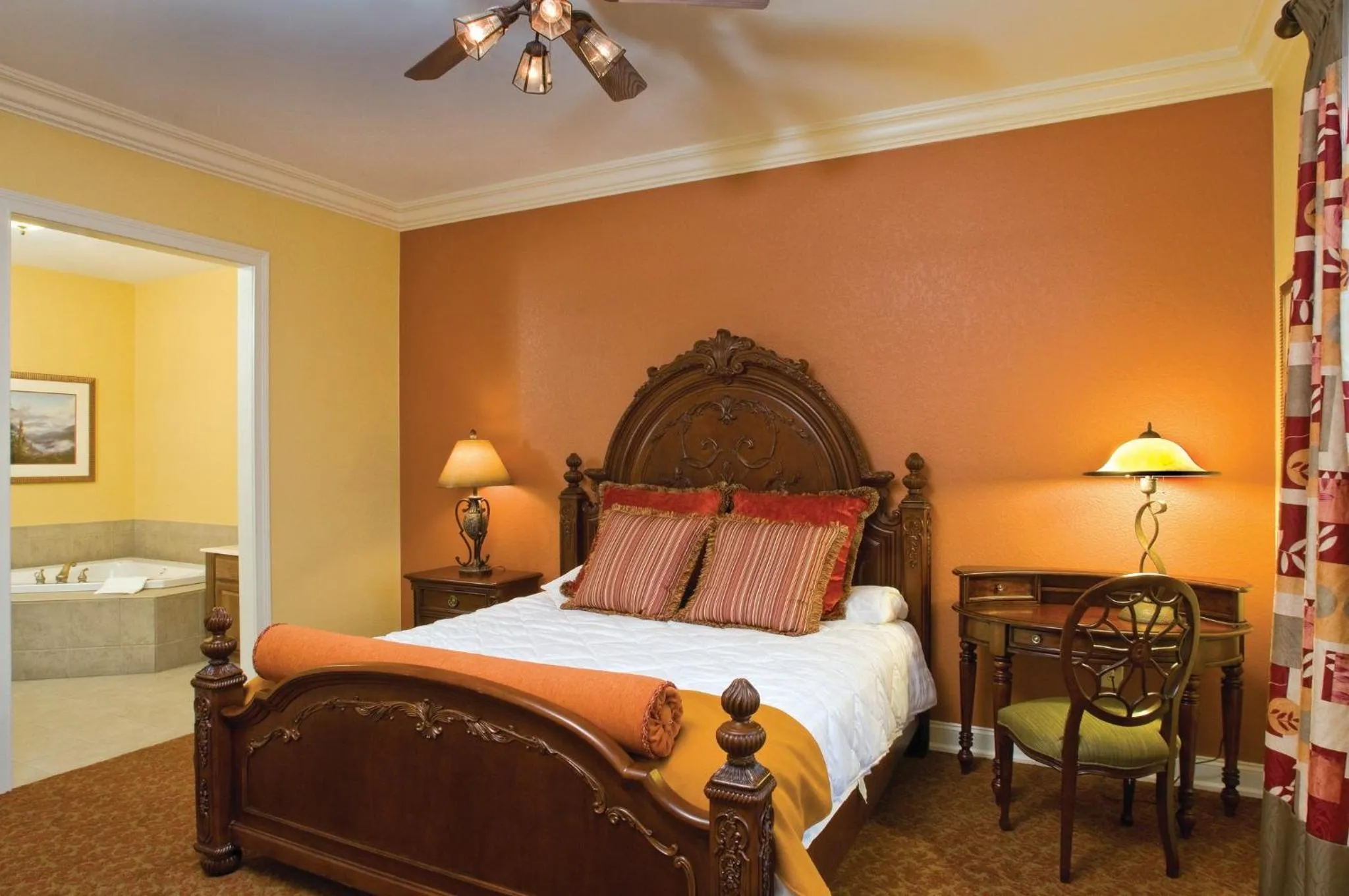 Bed in Club Wyndham Smoky Mountains